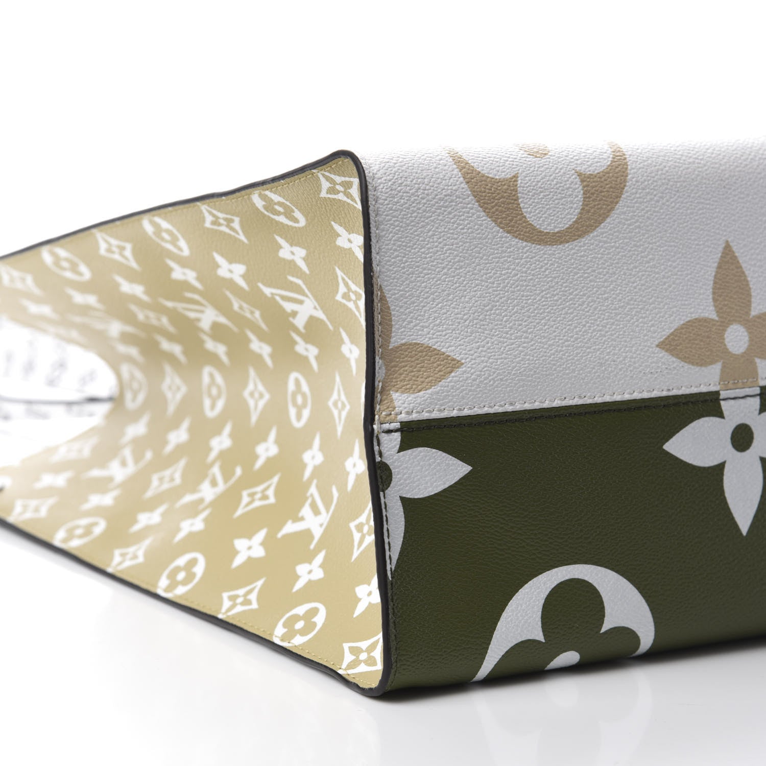Louis Vuitton Monogram Giant Onthego GM Kaki Beige 6 of 11
