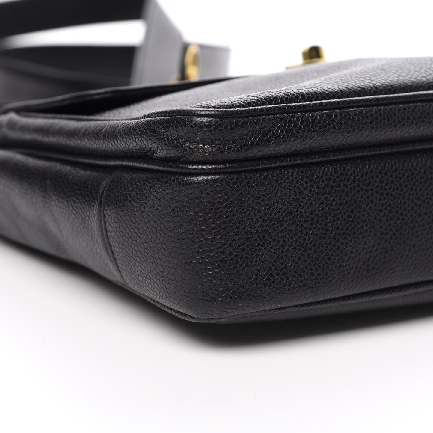 Caviar CC Shoulder Bag Black