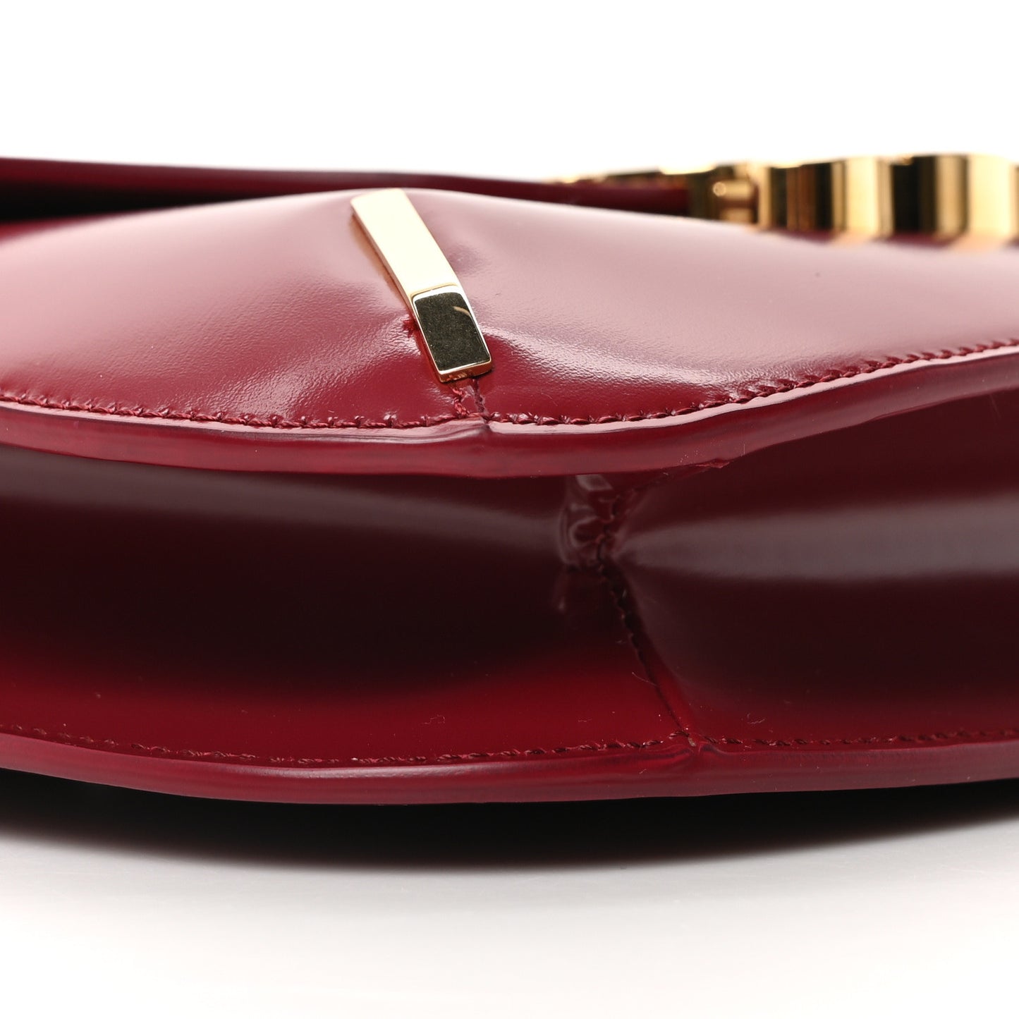 Shiny Calfskin Chain Besace Triomphe Carmin