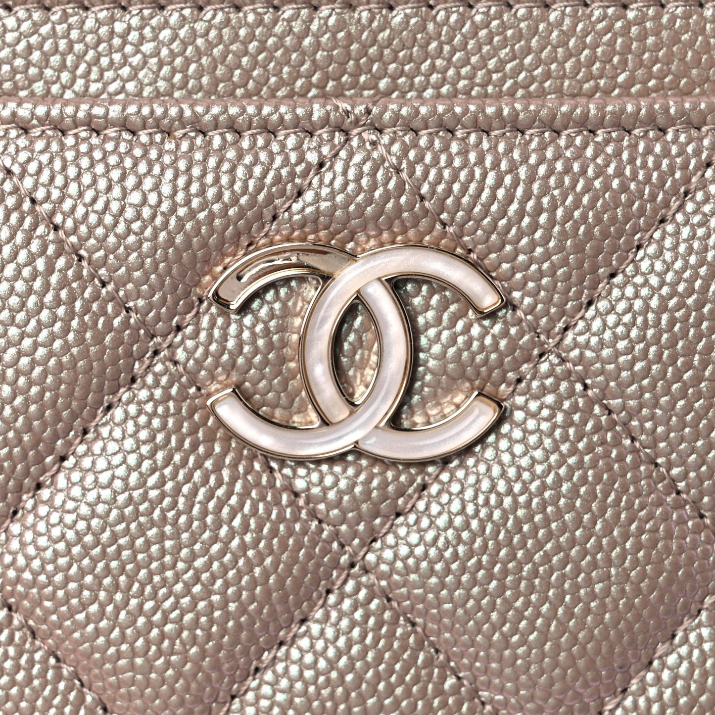 Iridescent Caviar Quilted Card Holder Beige