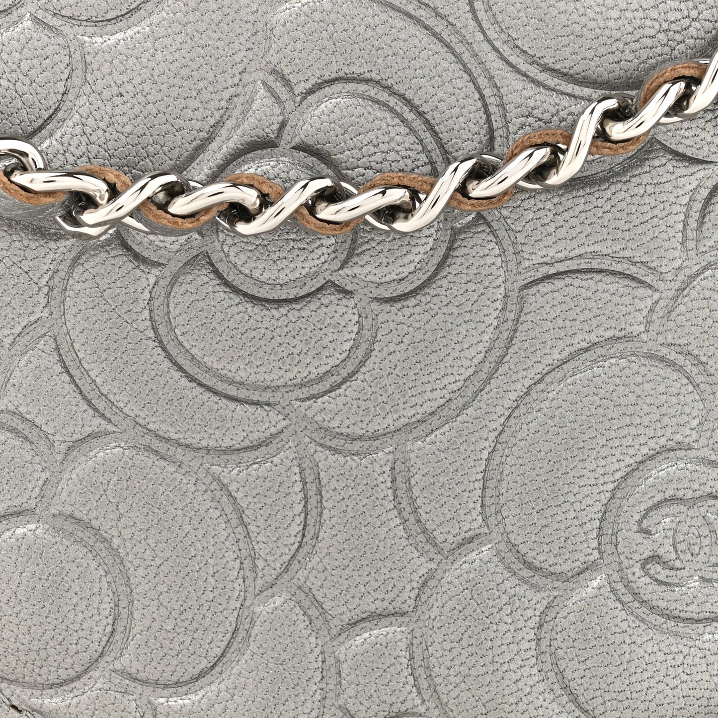 Goatskin Camellia Quilted Round Clutch With Chain Grey