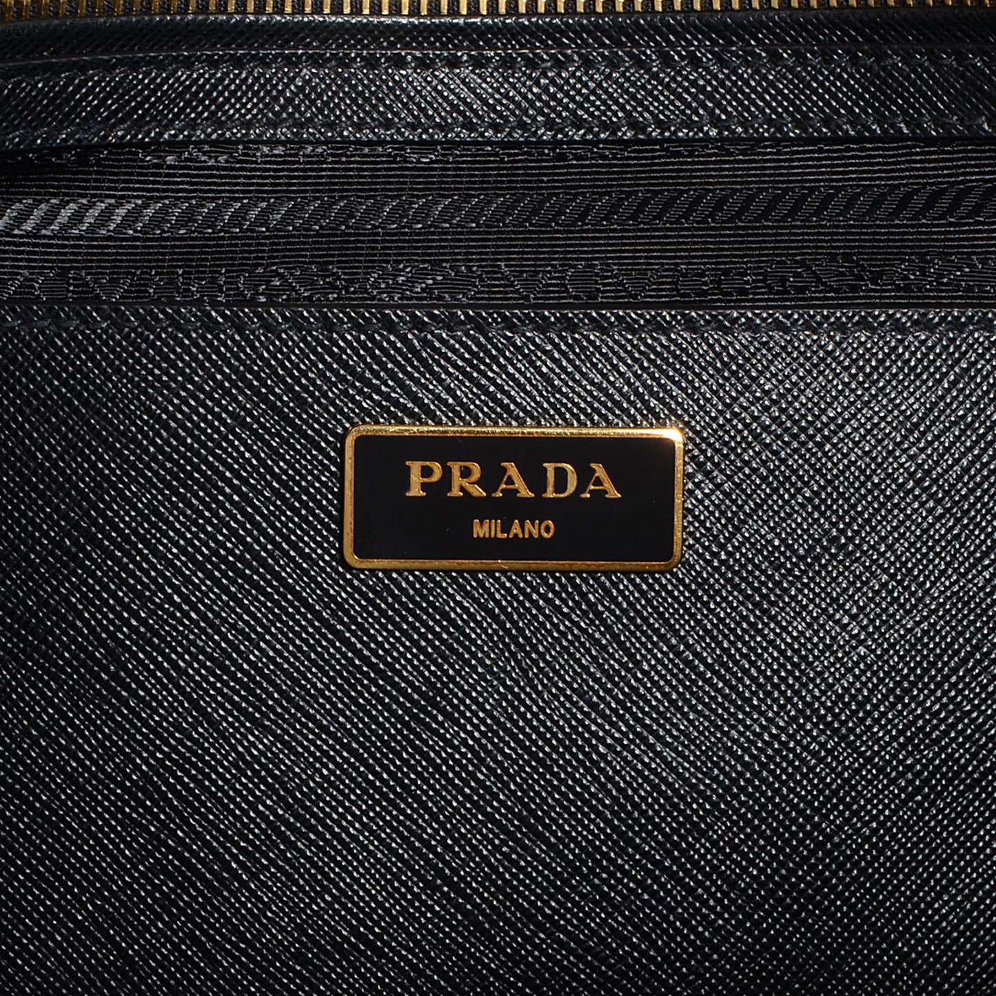 Saffiano Lux Extra Large Galleria Double Zip Tote Black