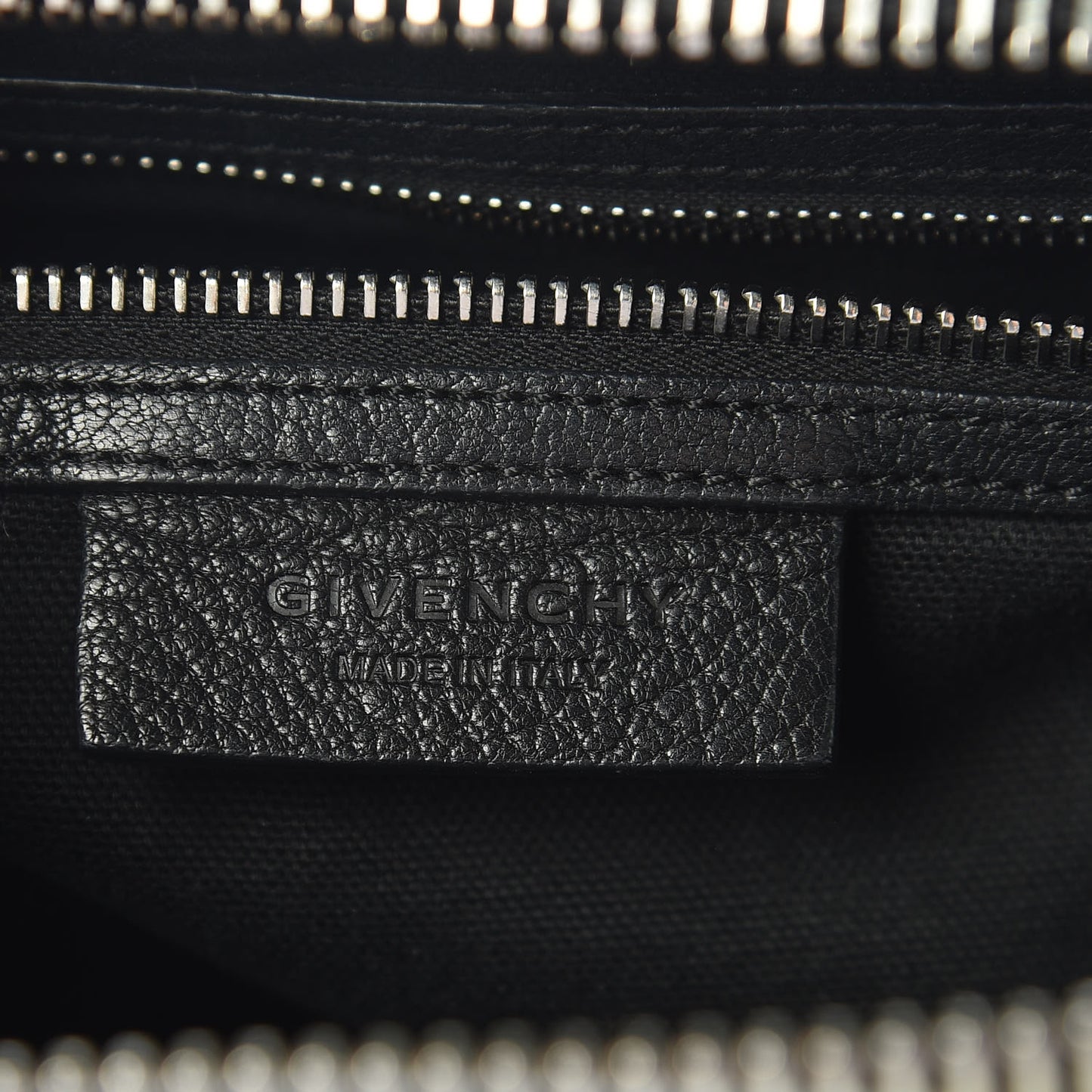 Sugar Goatskin Medium Antigona Black