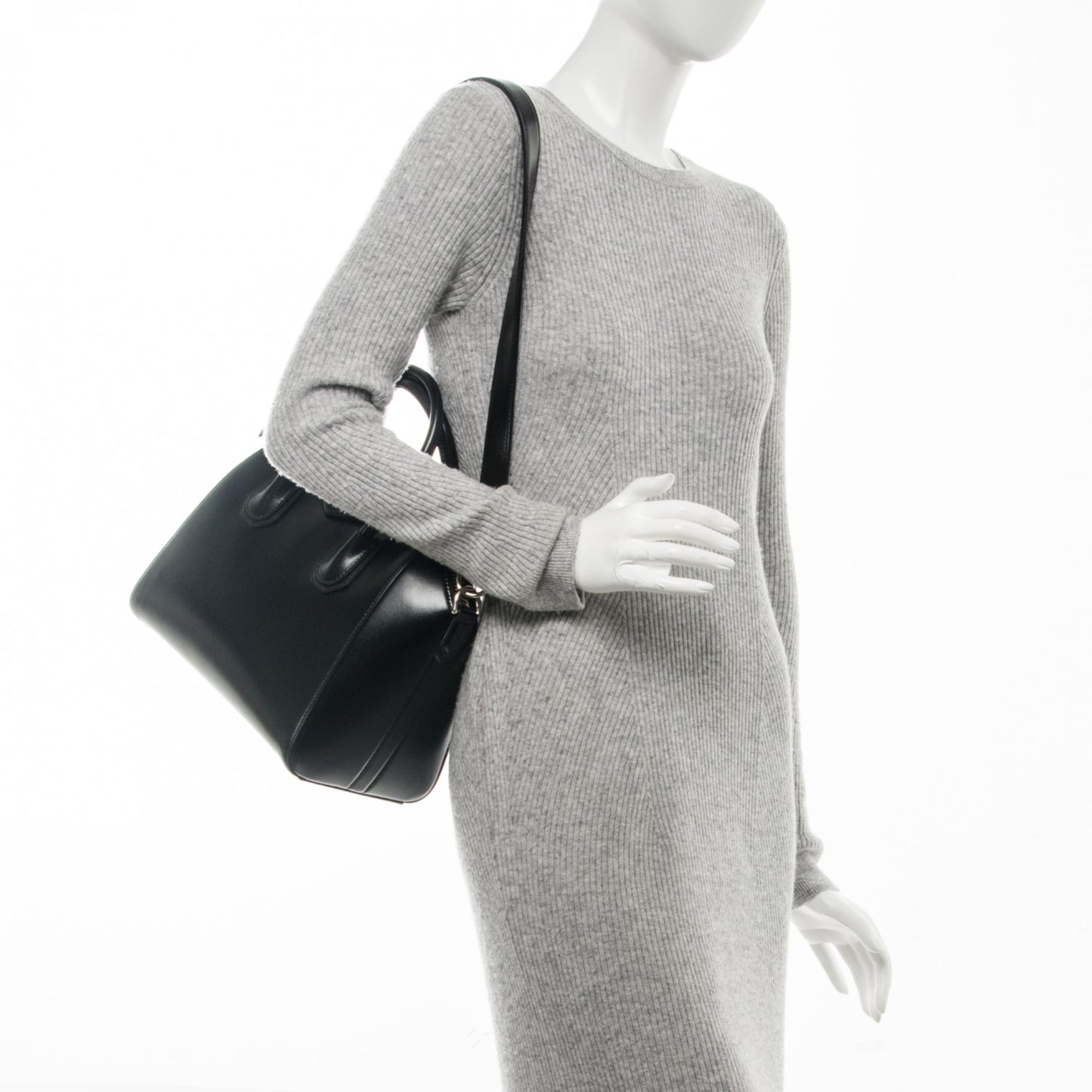 Shiny Lord Calfskin Small Antigona Black