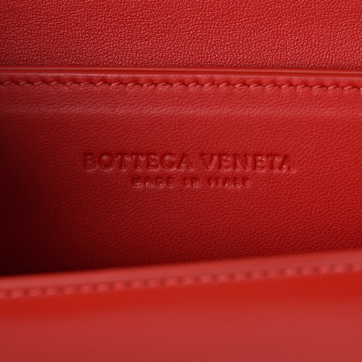 Spazzolato Calfskin Mini Classic BV Bag Bright Red