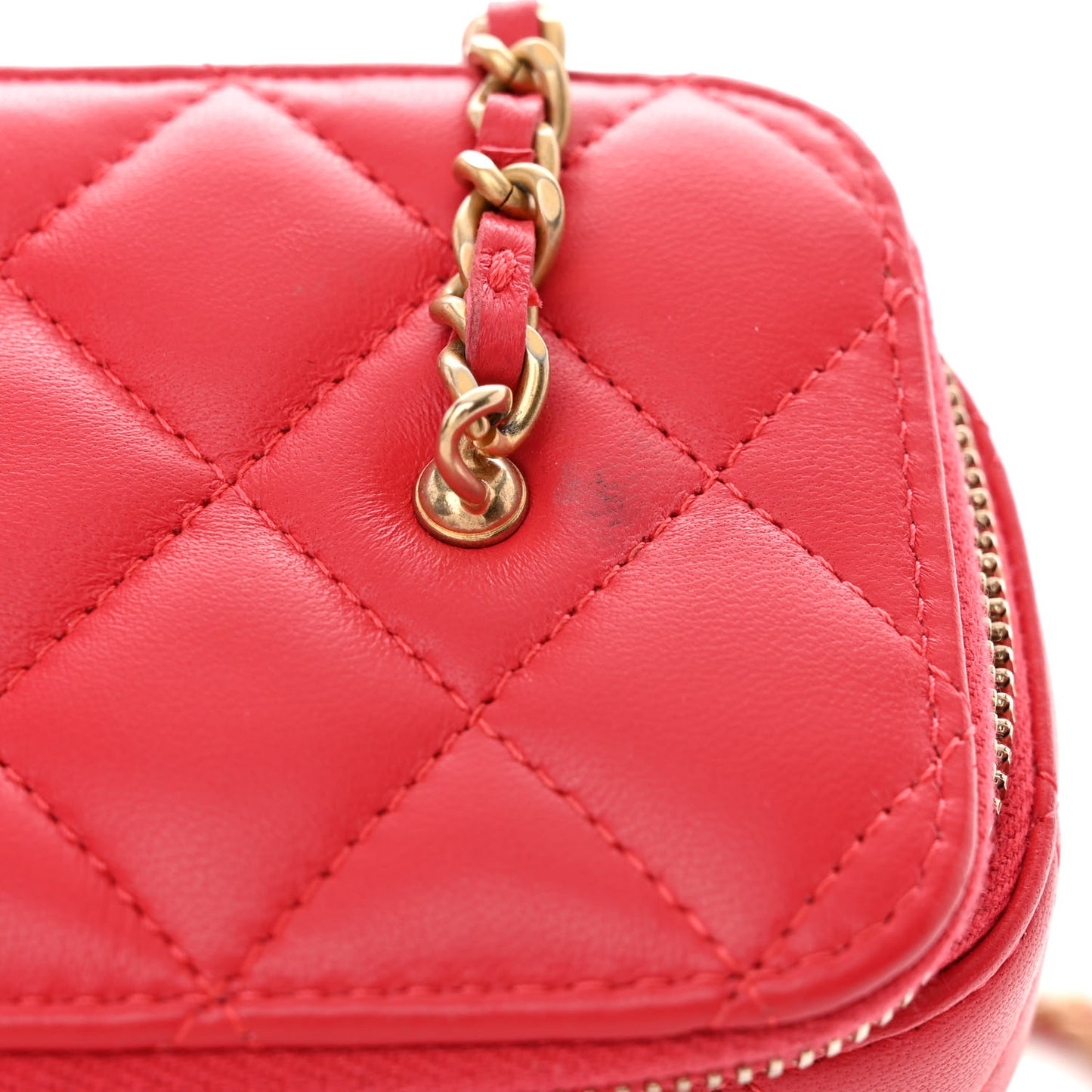 Lambskin Quilted Small Pearl Crush Vanity Case With Chain Red