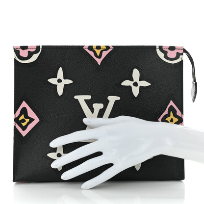 Louis Vuitton Monogram Giant Wild At Heart Toiletry Pouch 26 Black 2 of 9
