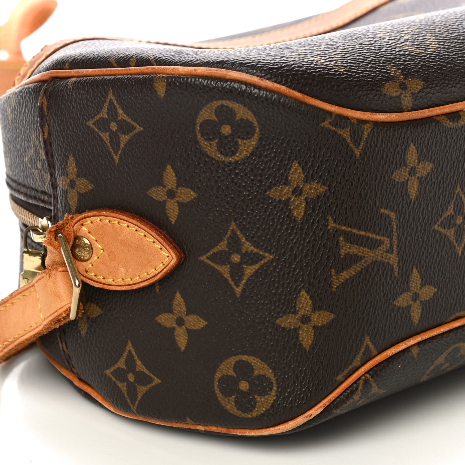 Louis Vuitton Monogram Blois 7 of 22