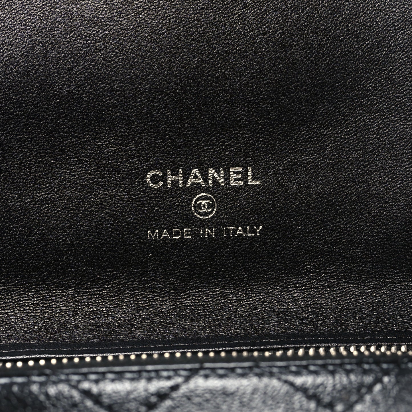 Shiny Crumpled Calfskin Large 31 Pouch Black