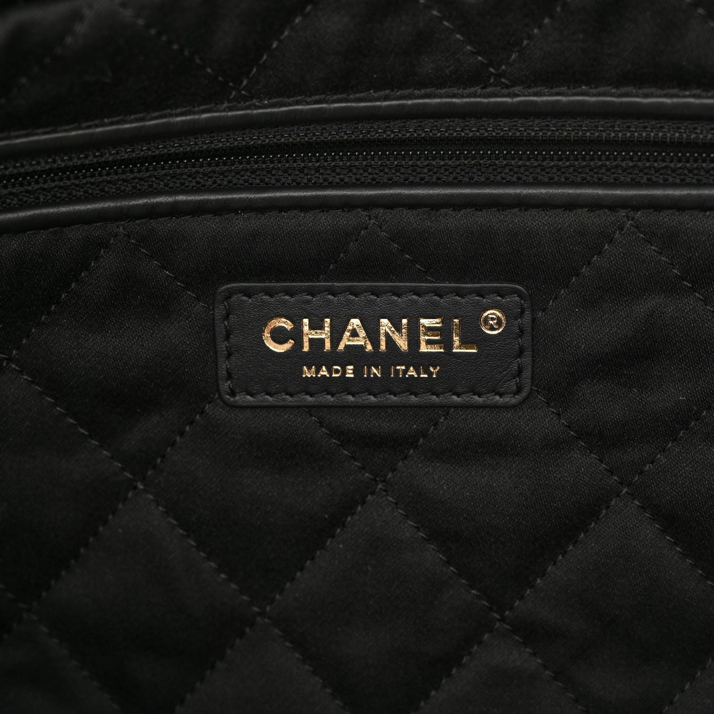 Shiny Calfskin Quilted Small Chanel 22 Black