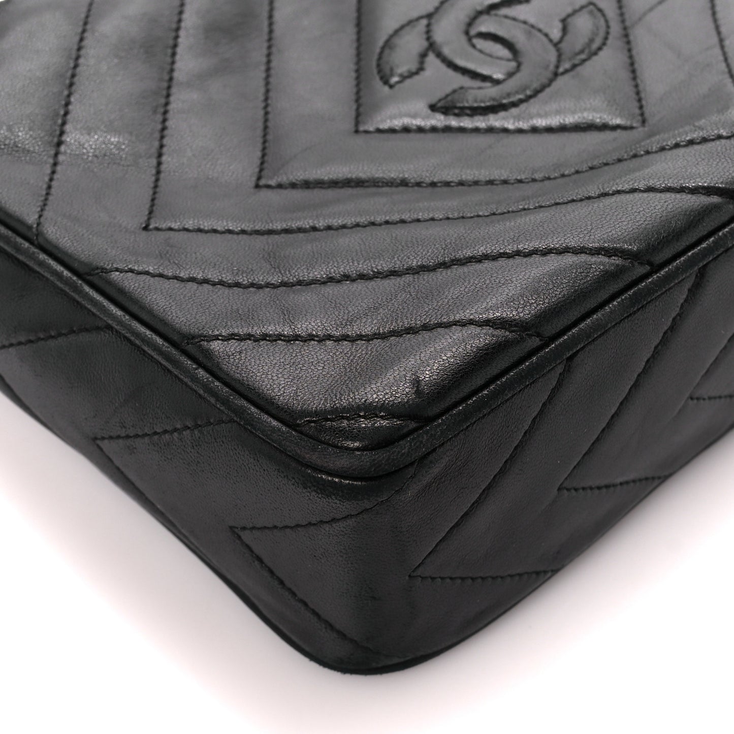 Lambskin Chevron Quilted Tassel Camera Case Black
