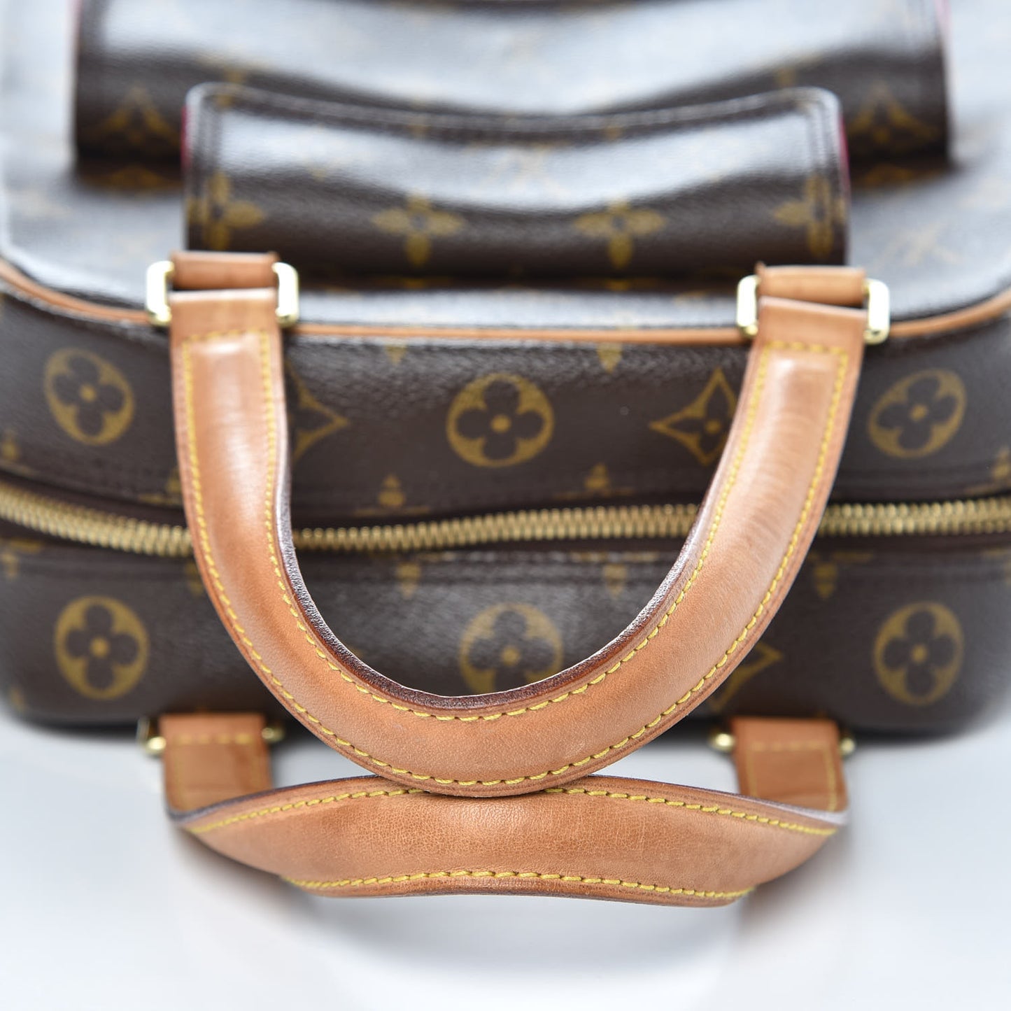 Monogram Excentri-Cite