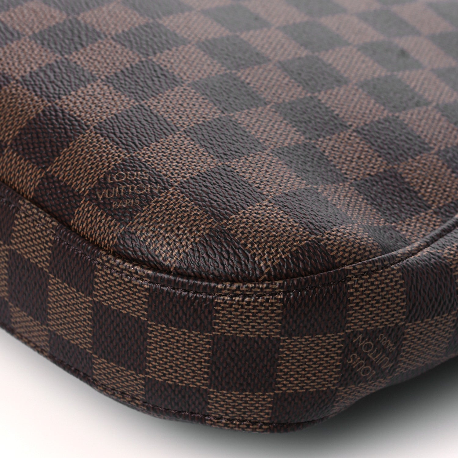 Louis Vuitton Damier Ebene South Bank Besace 10 of 10