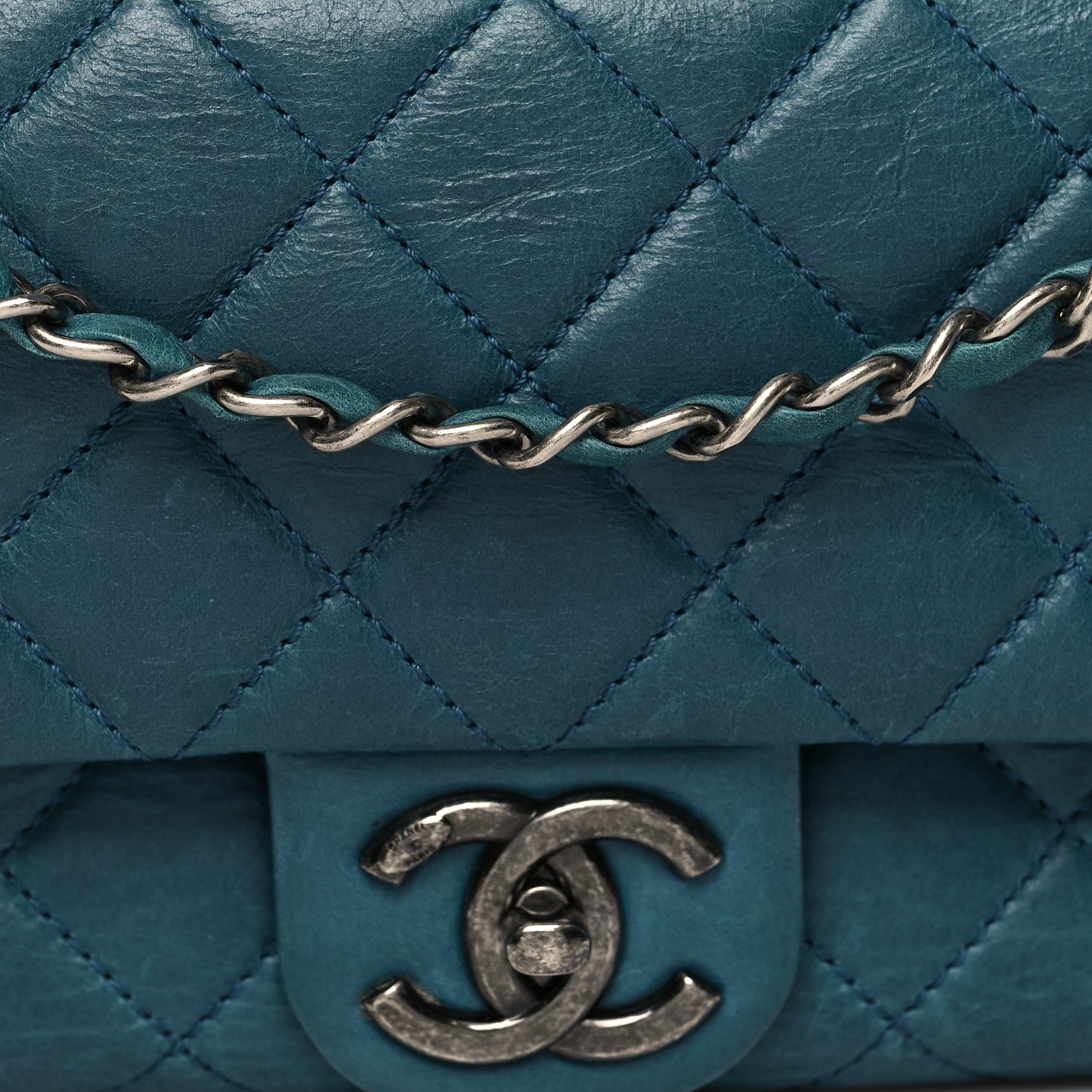Calfskin Quilted Large Single Flap Bleu