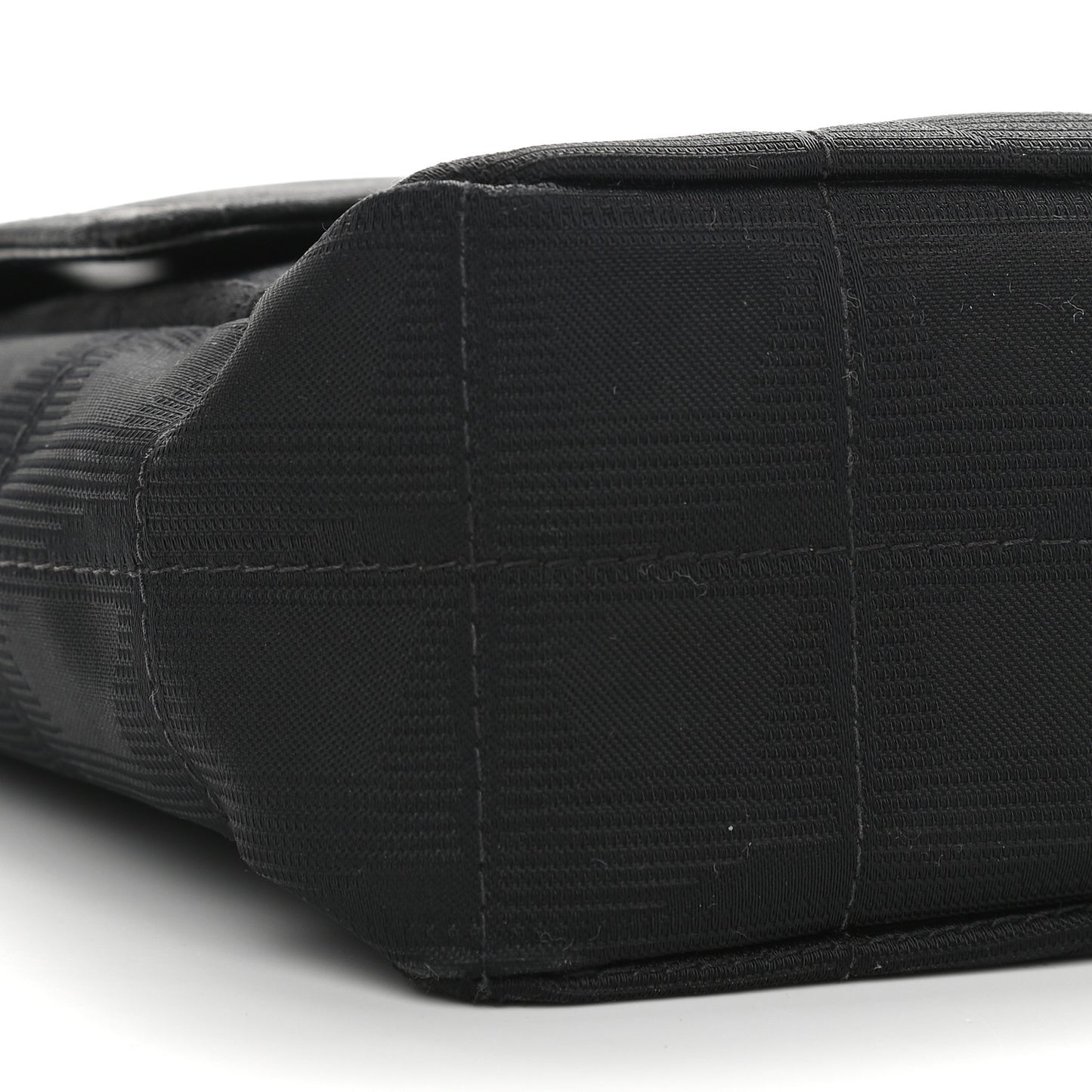 Nylon Medium Travel Flap Black