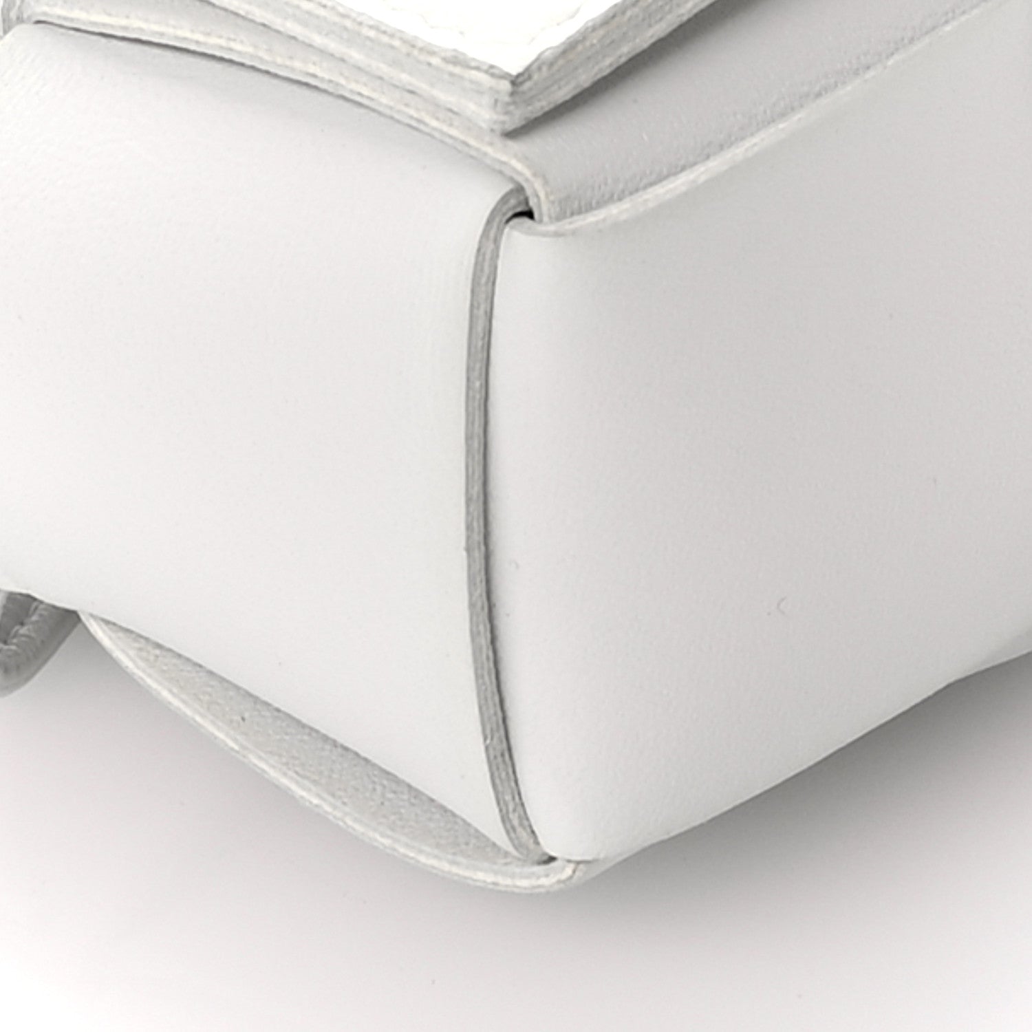 Bottega Veneta Nappa Maxi Intreccio The Belt Cassette Bag White 9 of 10