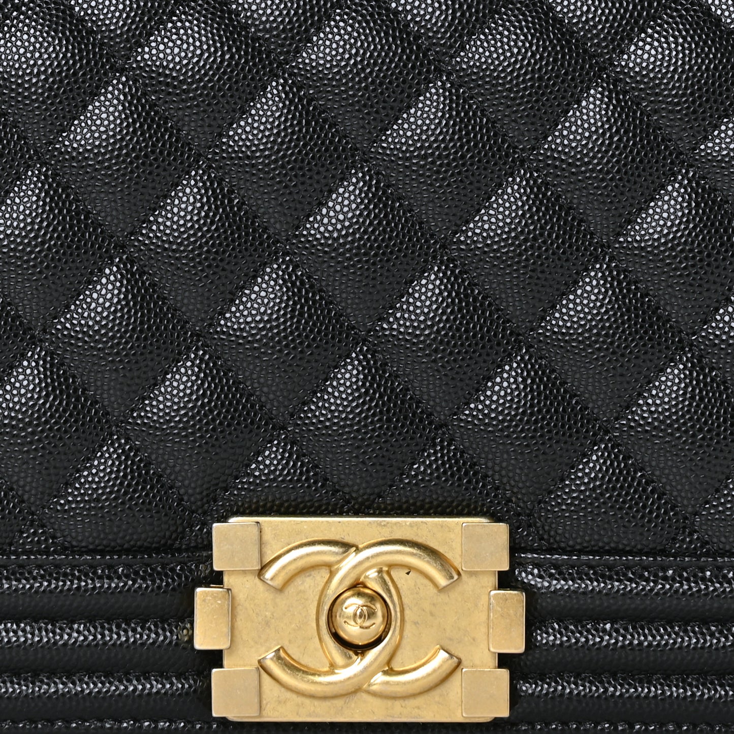 Caviar Quilted Medium Boy Flap Black