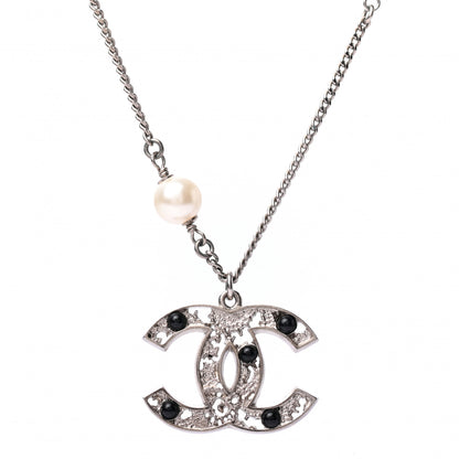 Chanel Pearl Resin Textured CC Necklace Silver Black 4 of 5