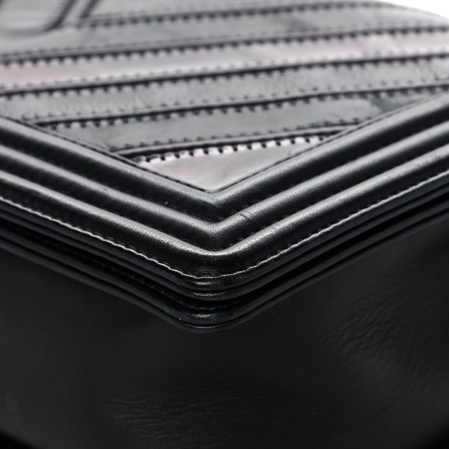 Calfskin Caviar Suede Chevron New Medium Boy Flap Black