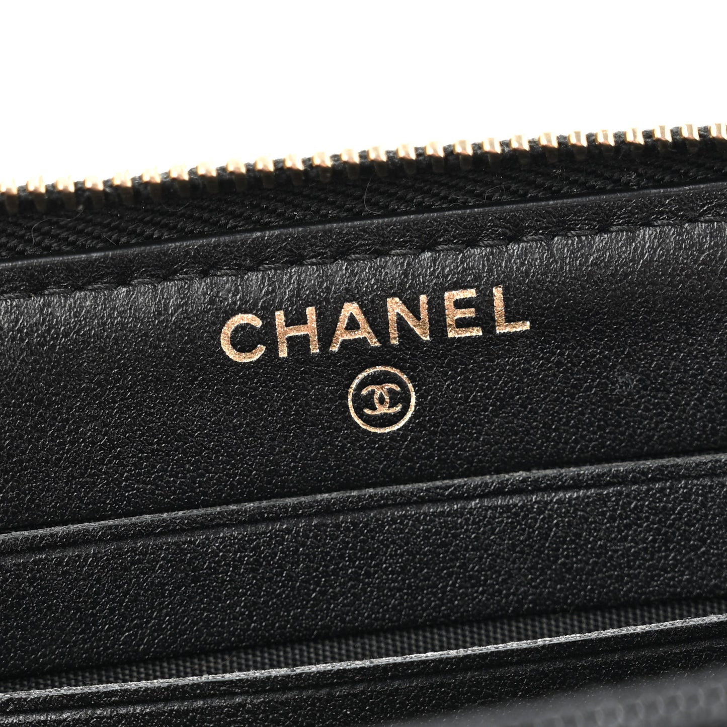 Caviar Quilted Medium Filigree Zip Around Wallet Black