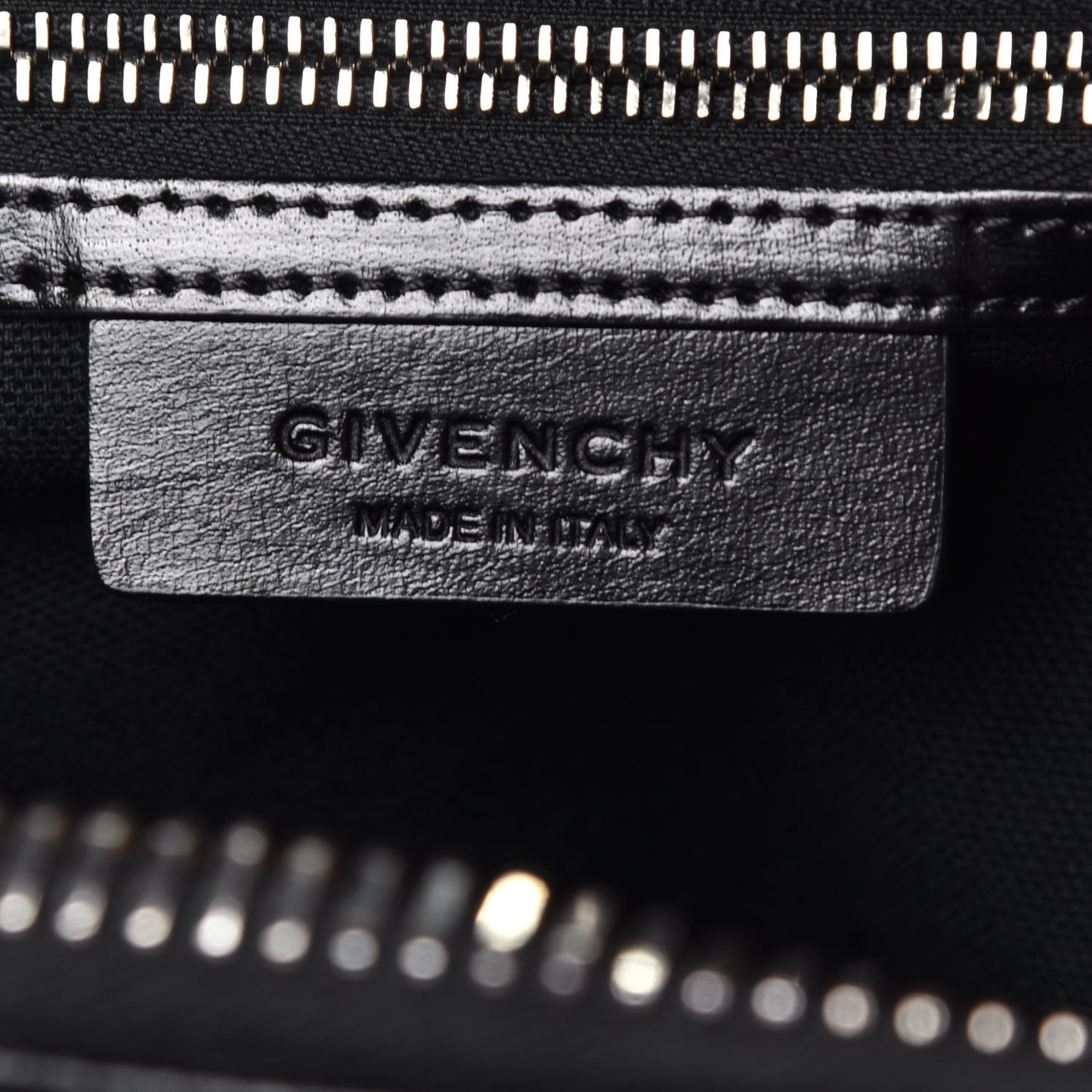 Shiny Lord Calfskin Medium Antigona Black
