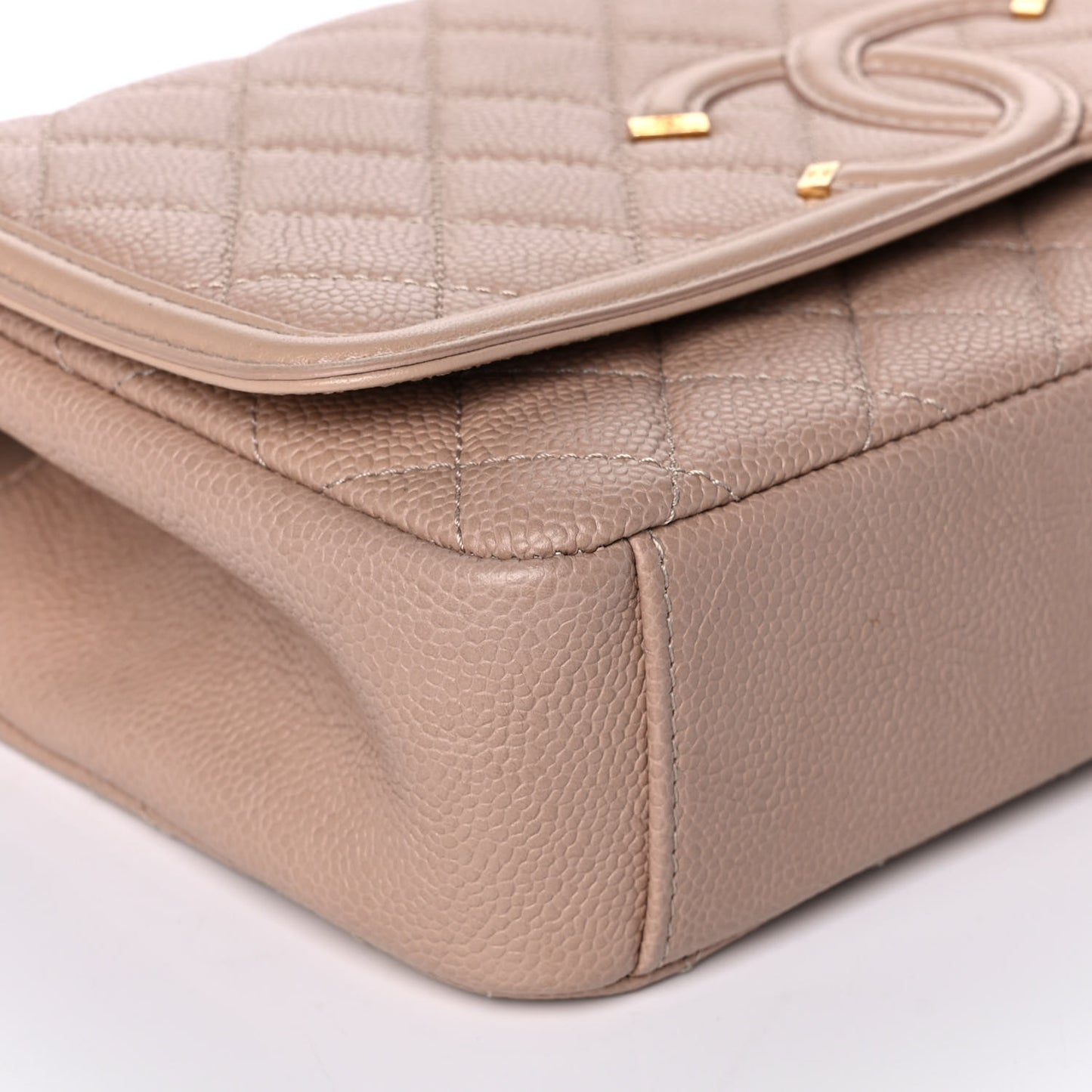 Caviar Quilted Medium CC Filigree Flap Beige