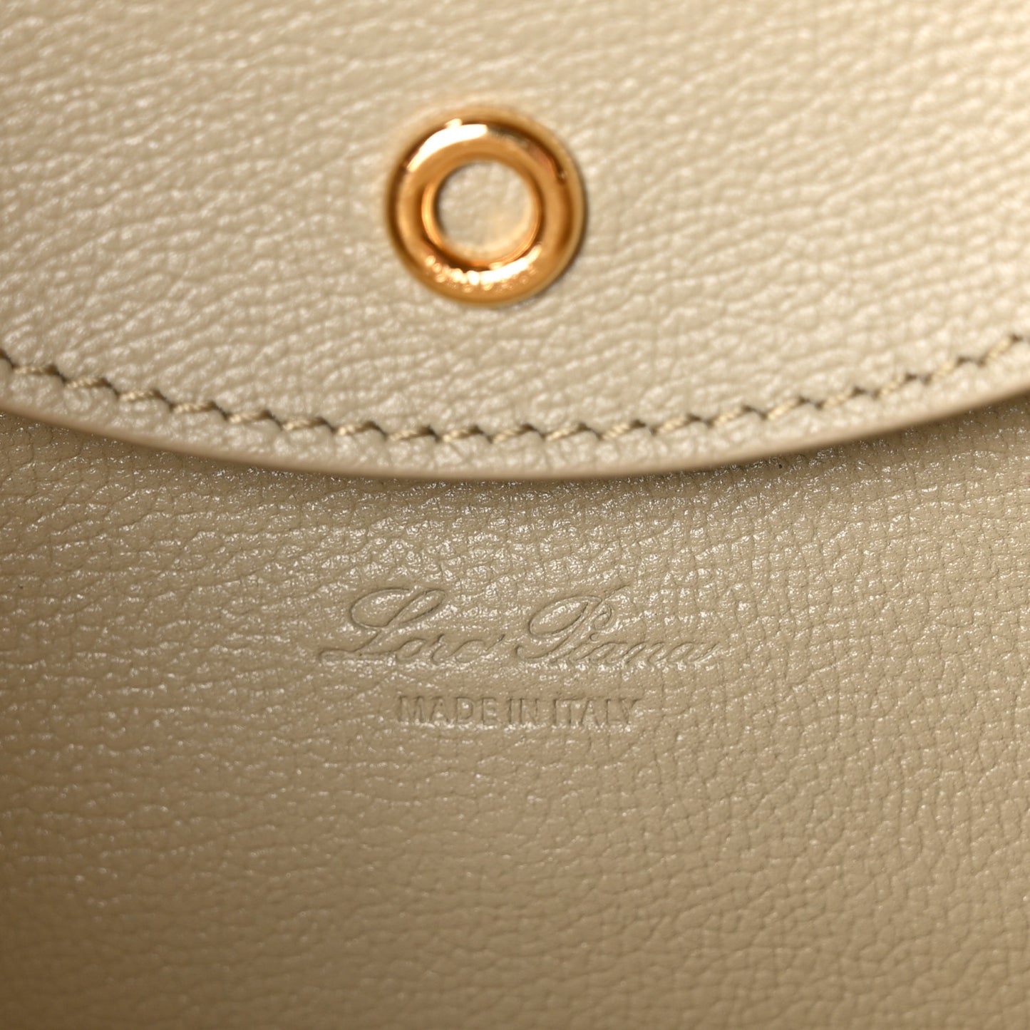 Grained Calfskin Extra Pocket L27 Dried Taragon