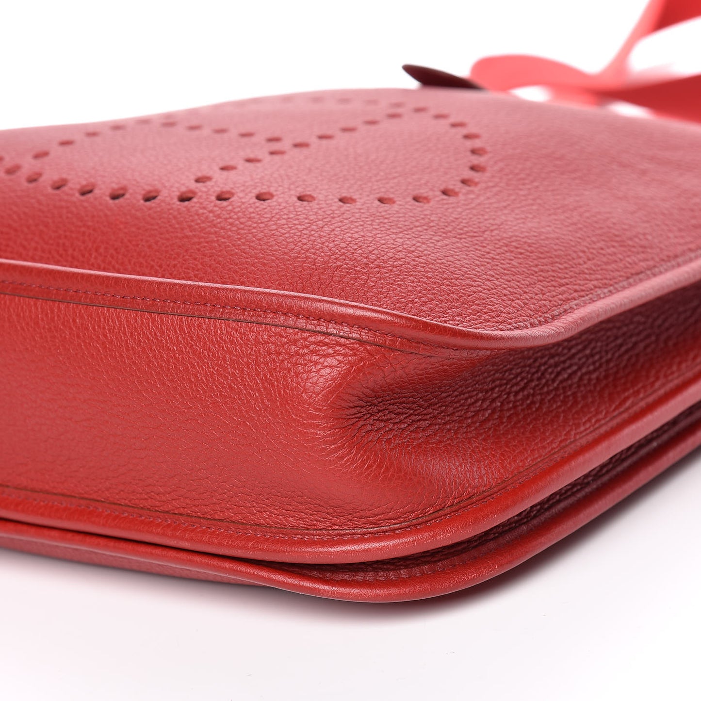 Taurillon Clemence Evelyne II PM Rouge Casaque