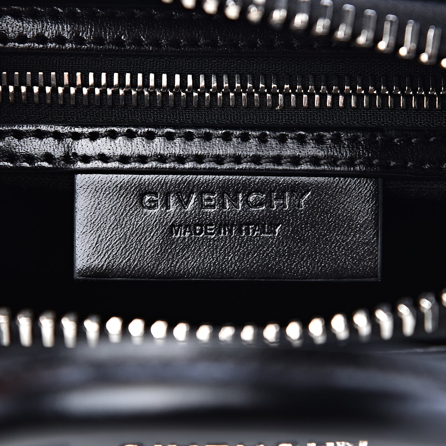 Shiny Lord Calfskin Mini Antigona Black
