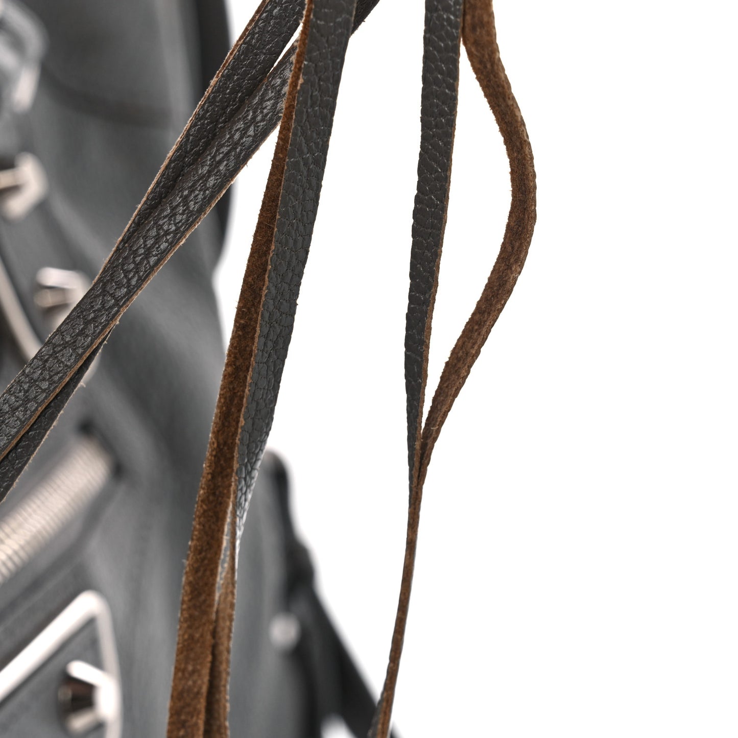 Chevre Silver Metallic Edge Hardware City Gris Acier