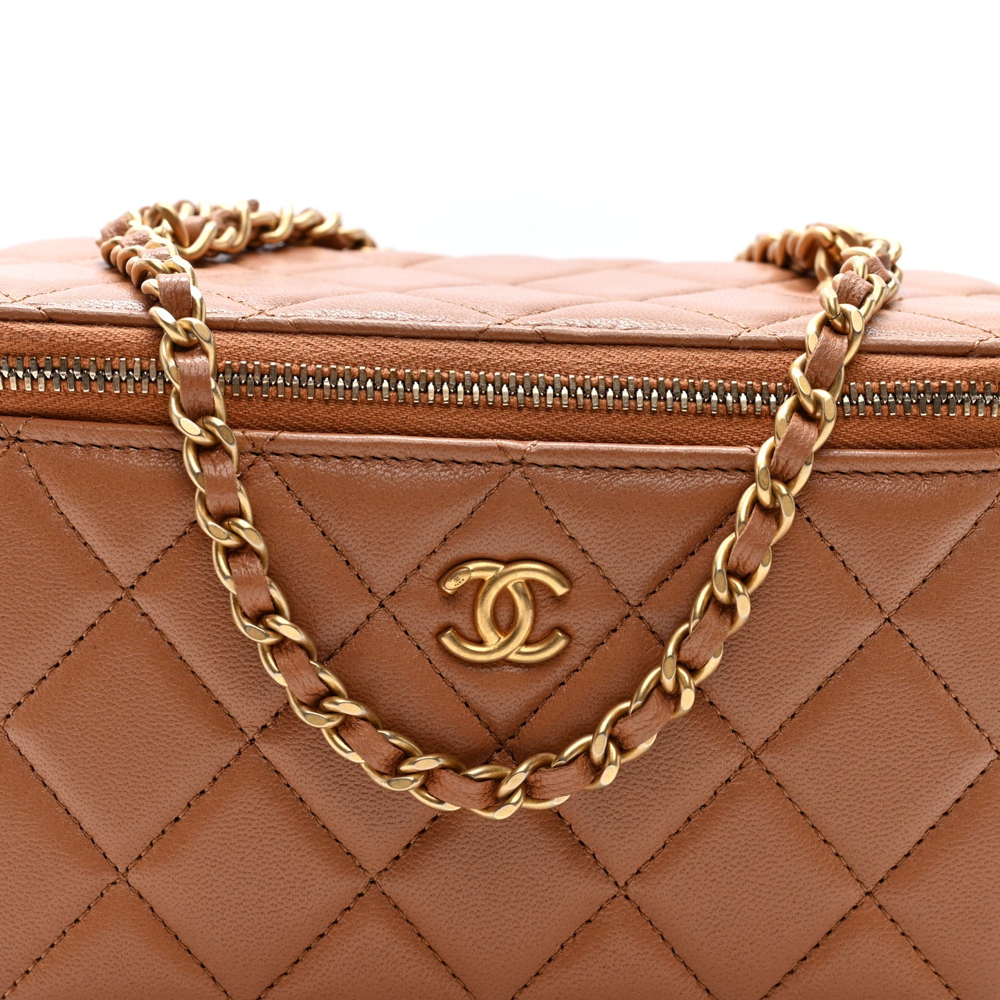 Lambskin Quilted Pearl Crush Small Vanity Case With Chain Beige