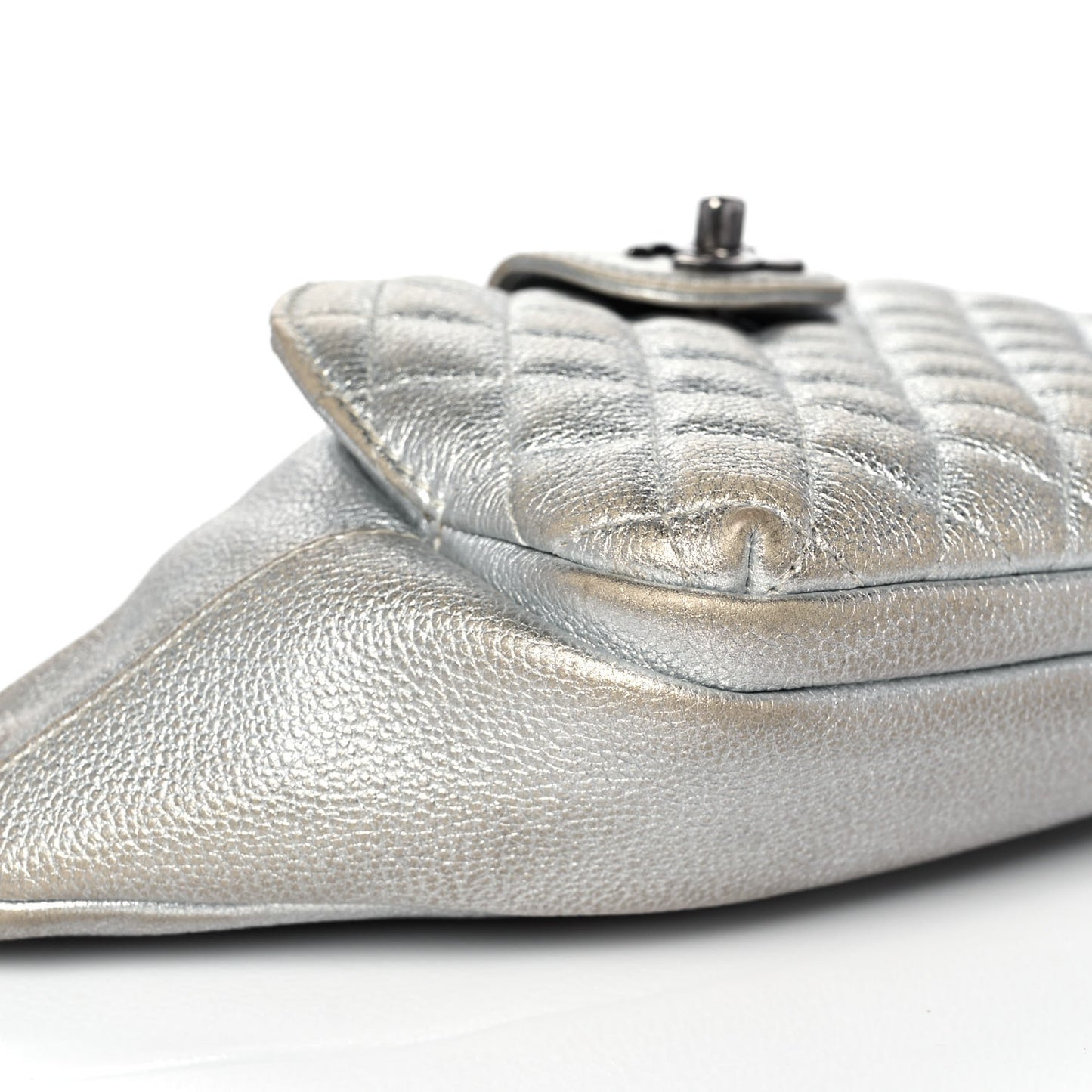 Metallic Grained Calfskin Quilted Casual Rock Waist Bag Fanny Pack Silver