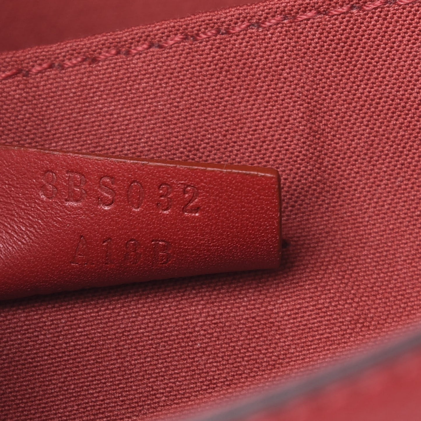 Vitello Cruise F is Fendi Envelope Wallet on Chain with Pouches Fragola