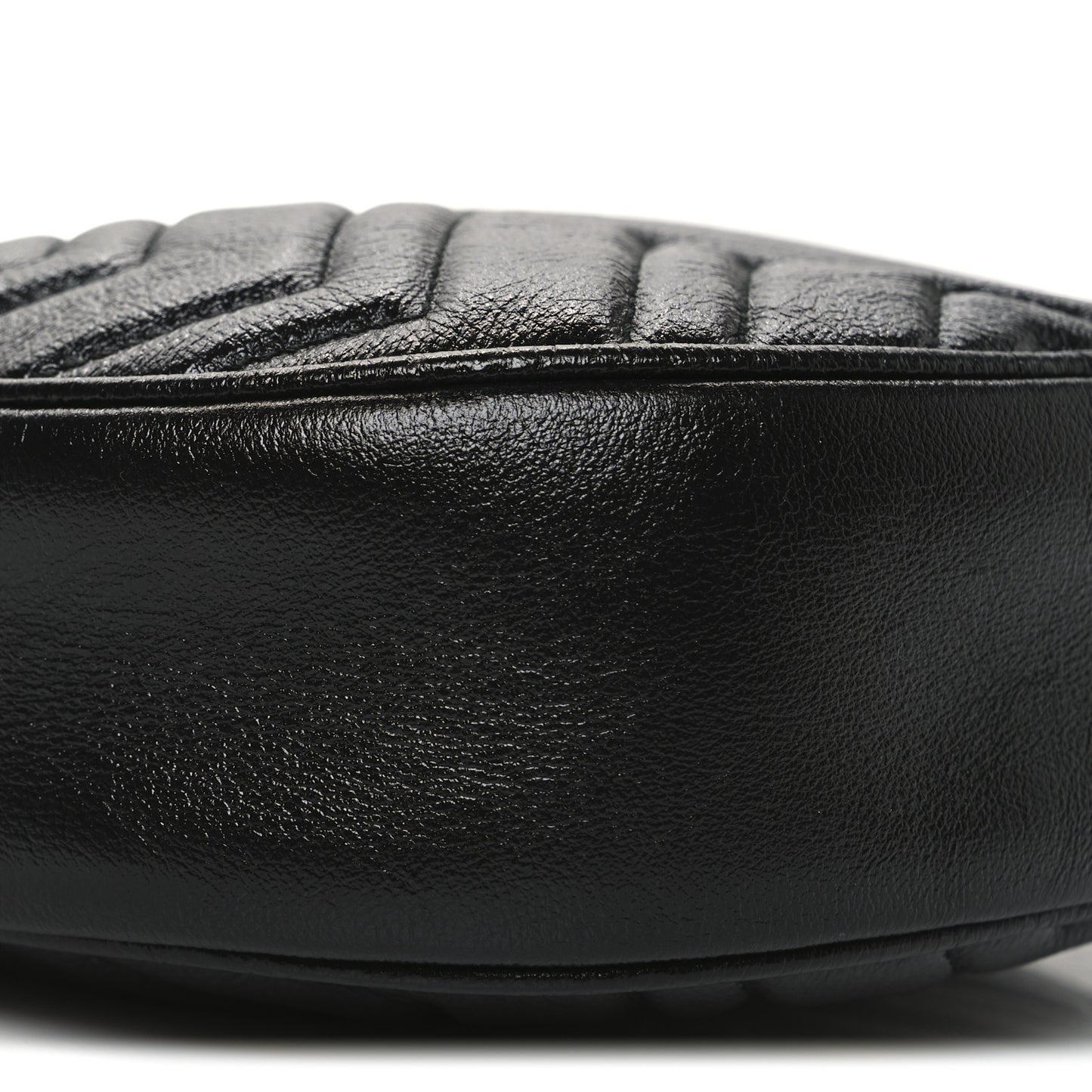 Azalea Calfskin Matelasse Heart Mini GG Marmont Round Shoulder Bag Black