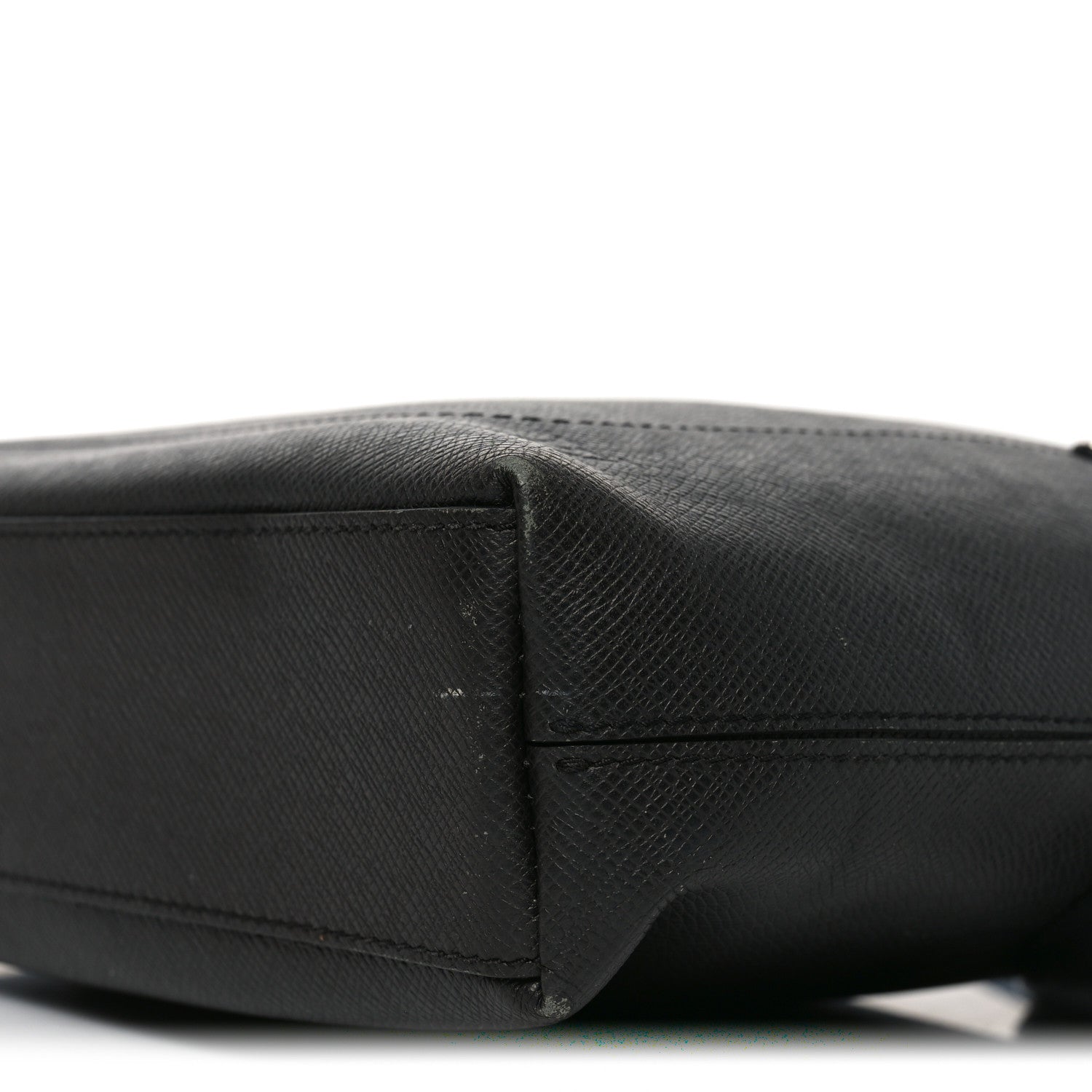 Louis Vuitton Taiga Grigori MM Messenger Ardoise 9 of 9