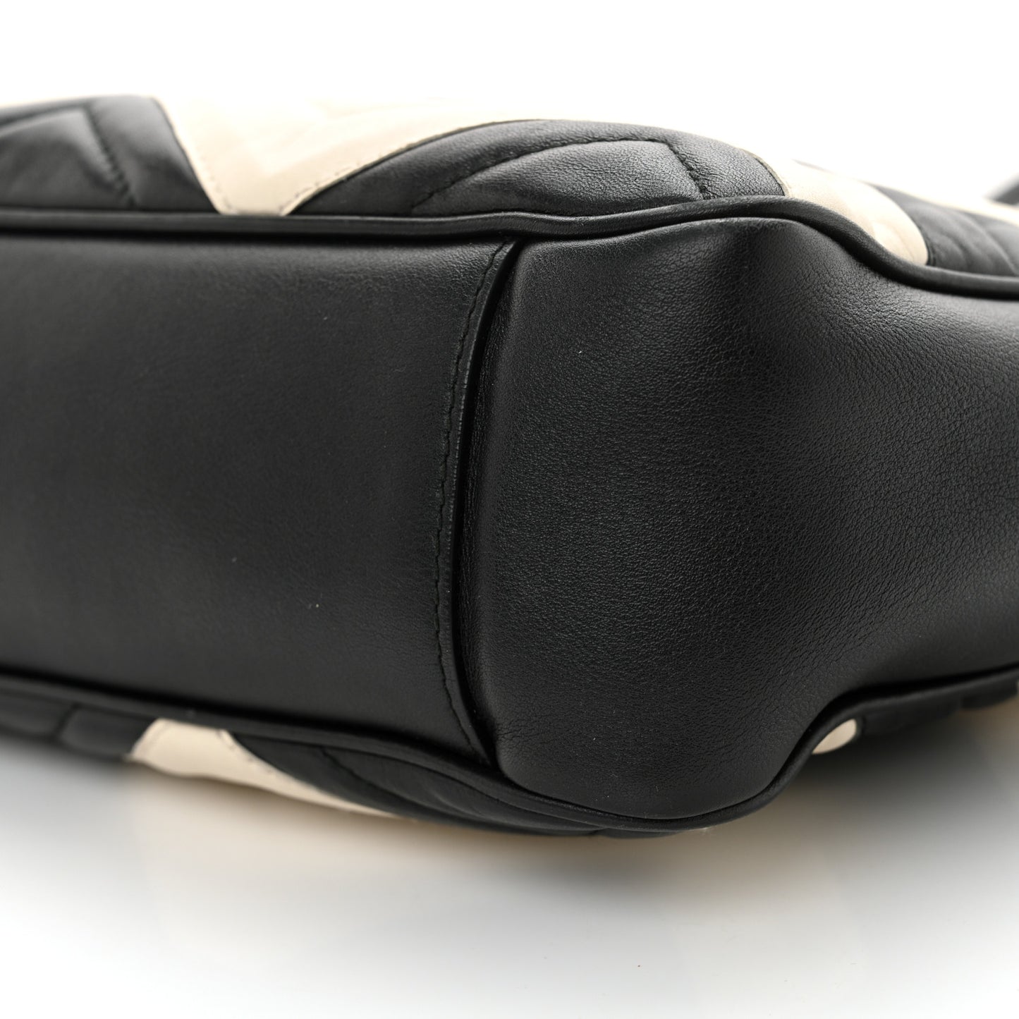 Calfskin Matelasse Medium GG Marmont Open Top Shoulder Bag Black White