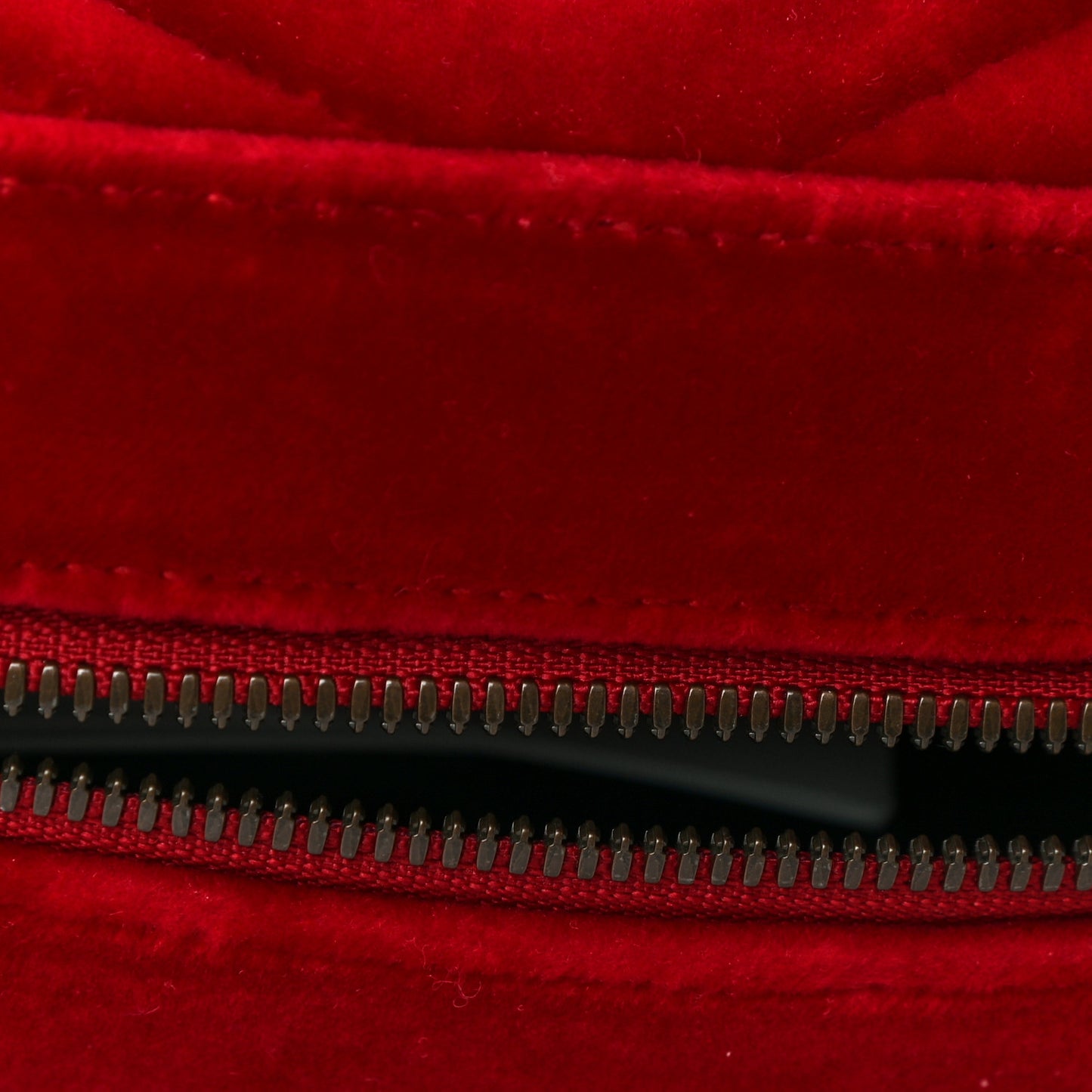 Velvet Matelasse Small GG Marmont Chain Shoulder Bag Hibiscus Red