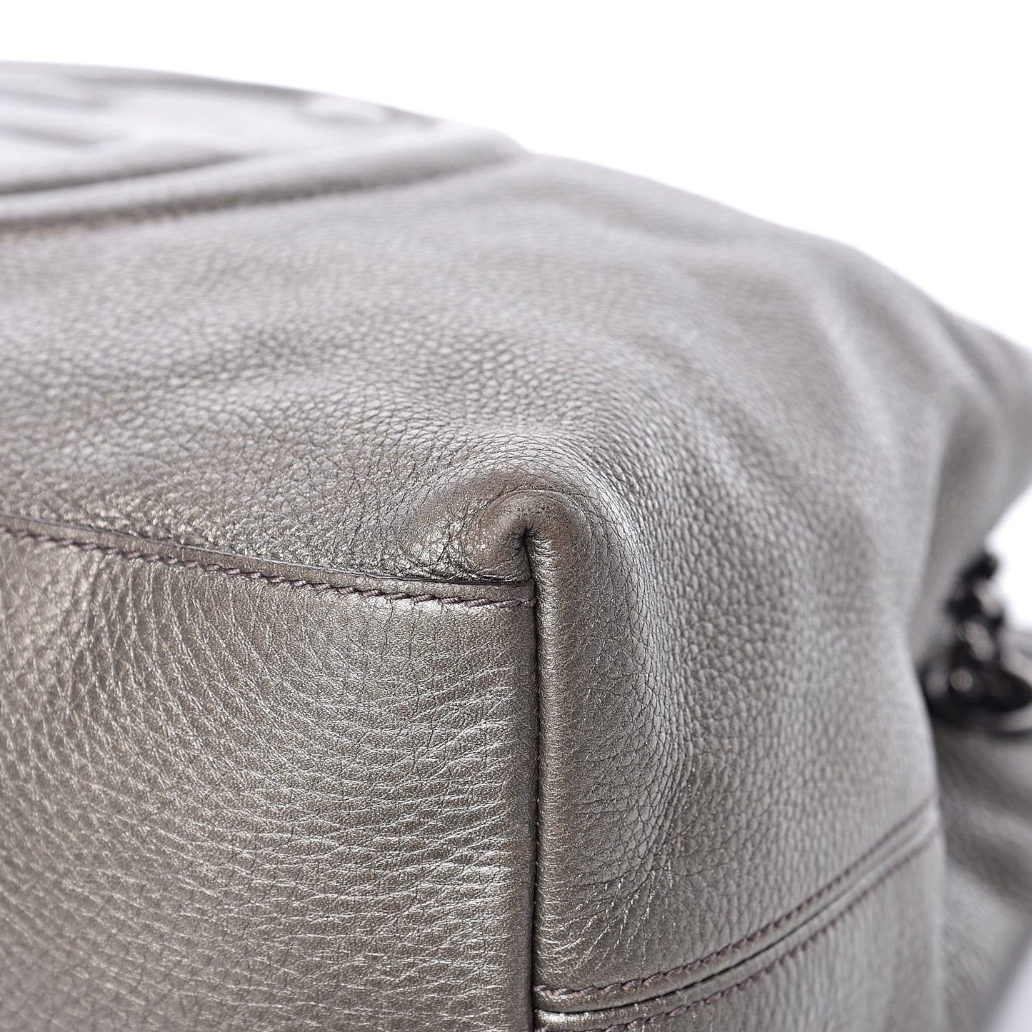 Metallic Pebbled Calfskin Medium Soho Chain Shoulder Bag Sasso