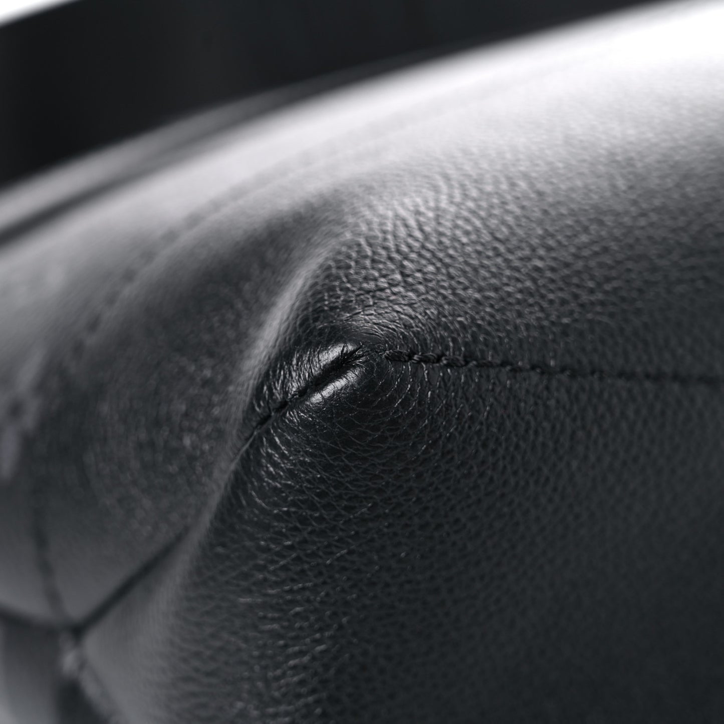 Monogram Eclipse Saumur Messenger NV Black