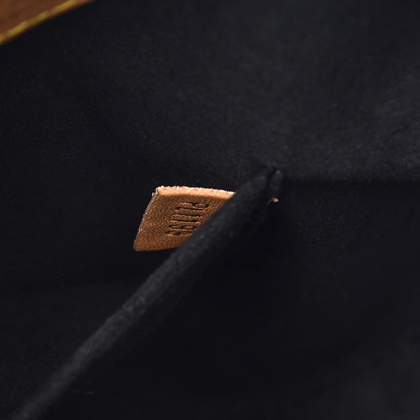 Reverse Monogram Giant Boite Chapeau Souple