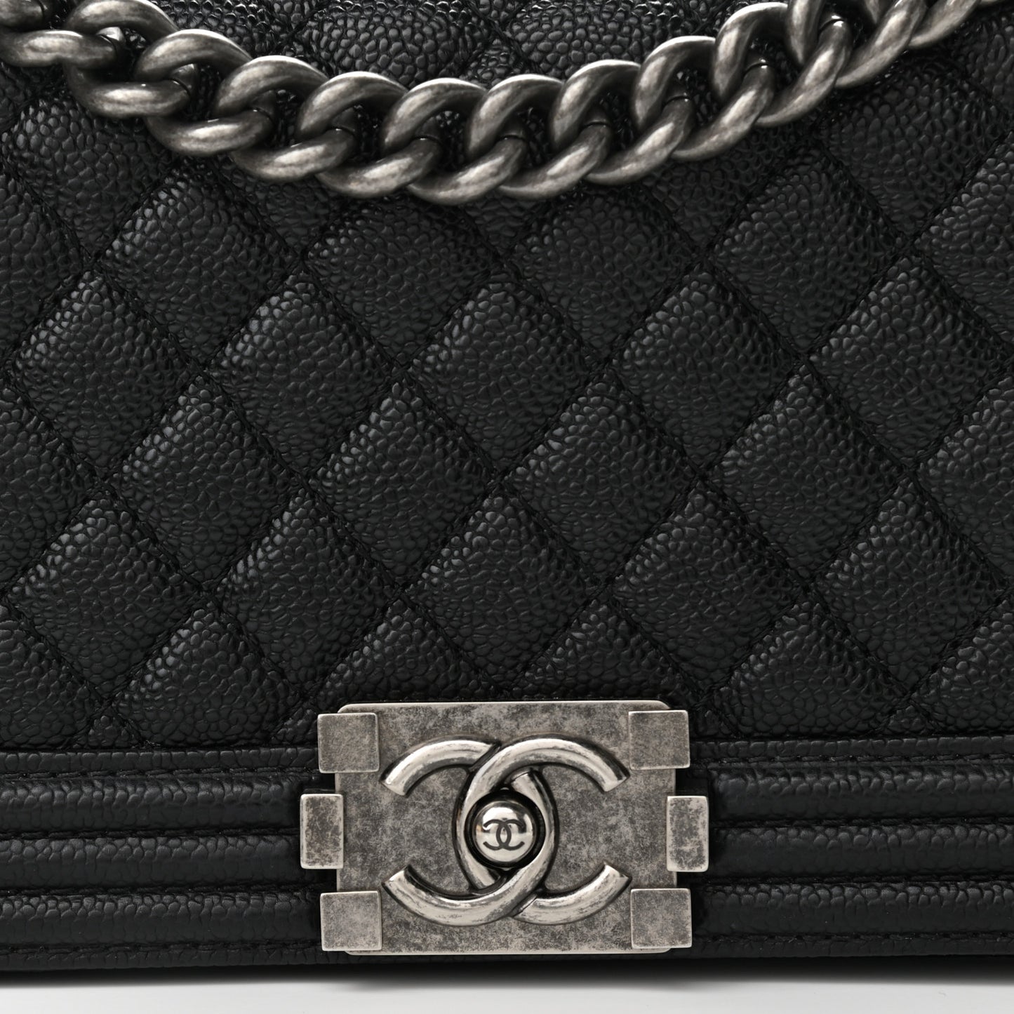 Caviar Quilted Medium Boy Flap Black
