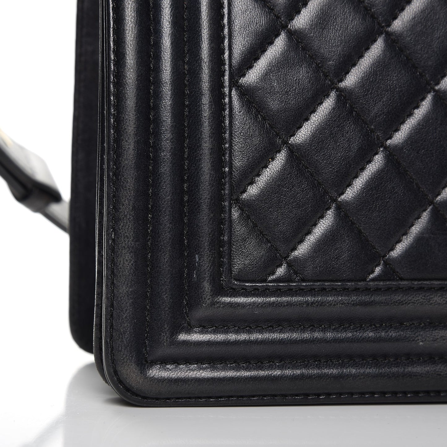 Lambskin Quilted Medium Boy Flap Pearly Black