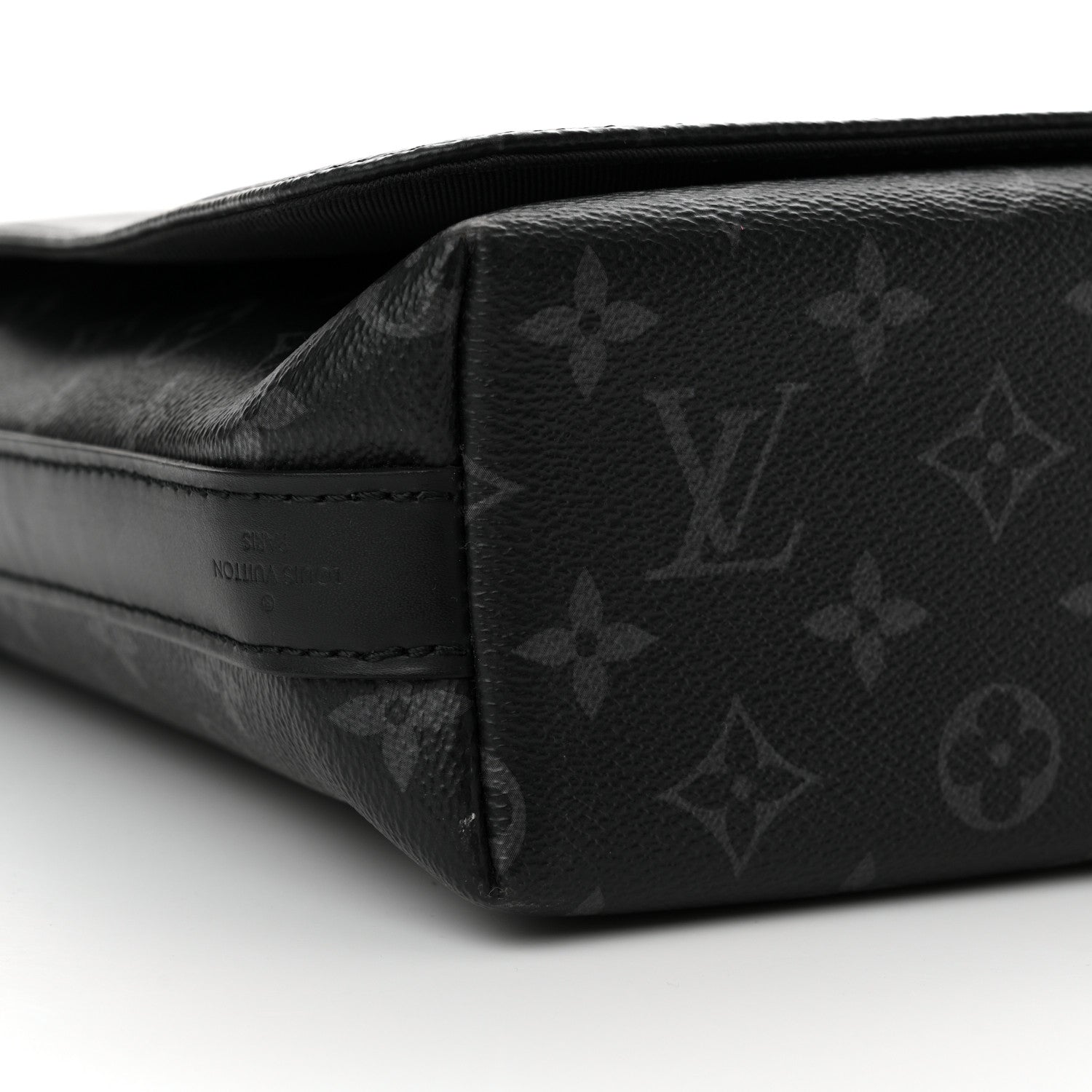 Louis Vuitton Monogram Eclipse District MM 8 of 12