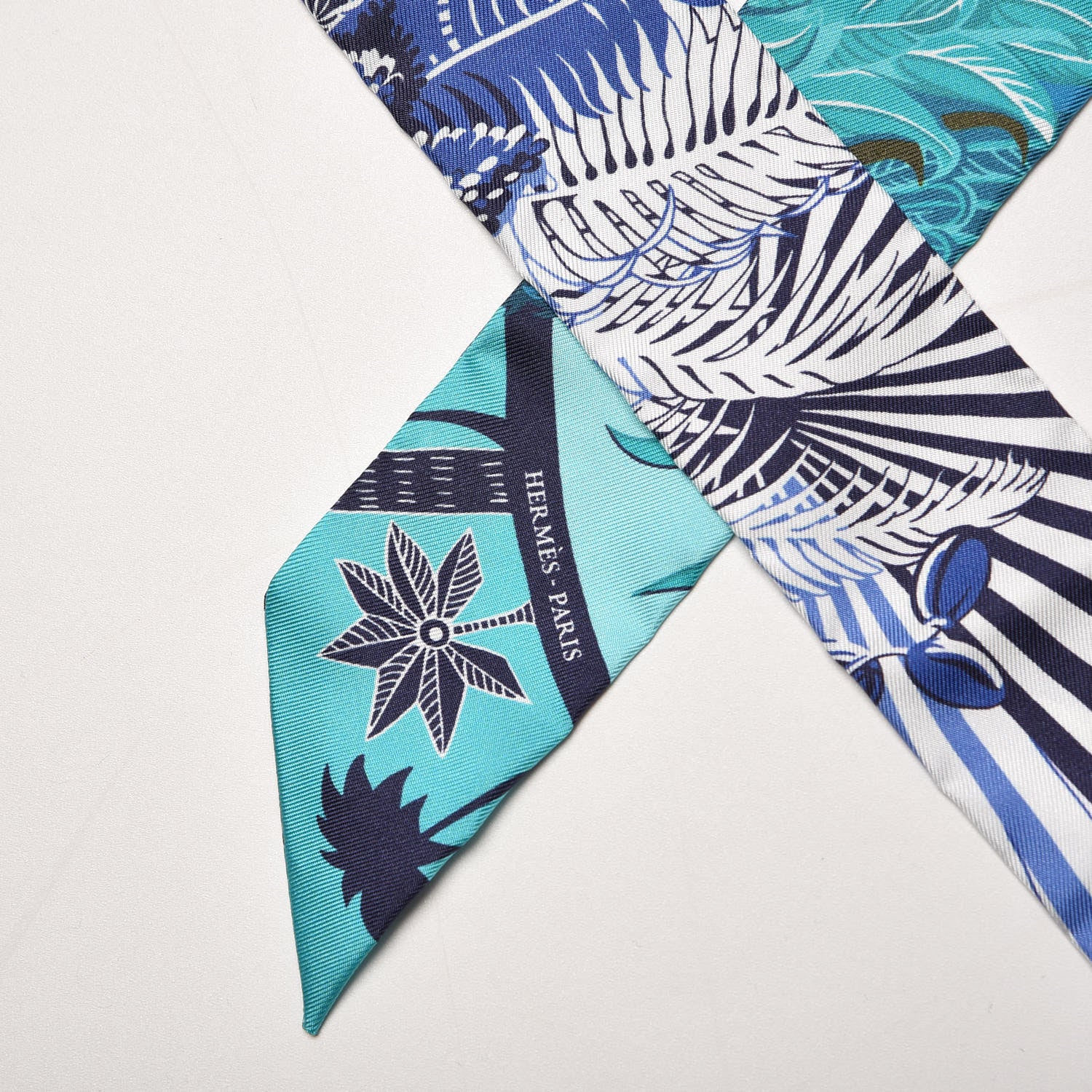 Hermes Silk Mythiques Phoenix Coloriages Twilly White Bleu Turquoise 3 of 5