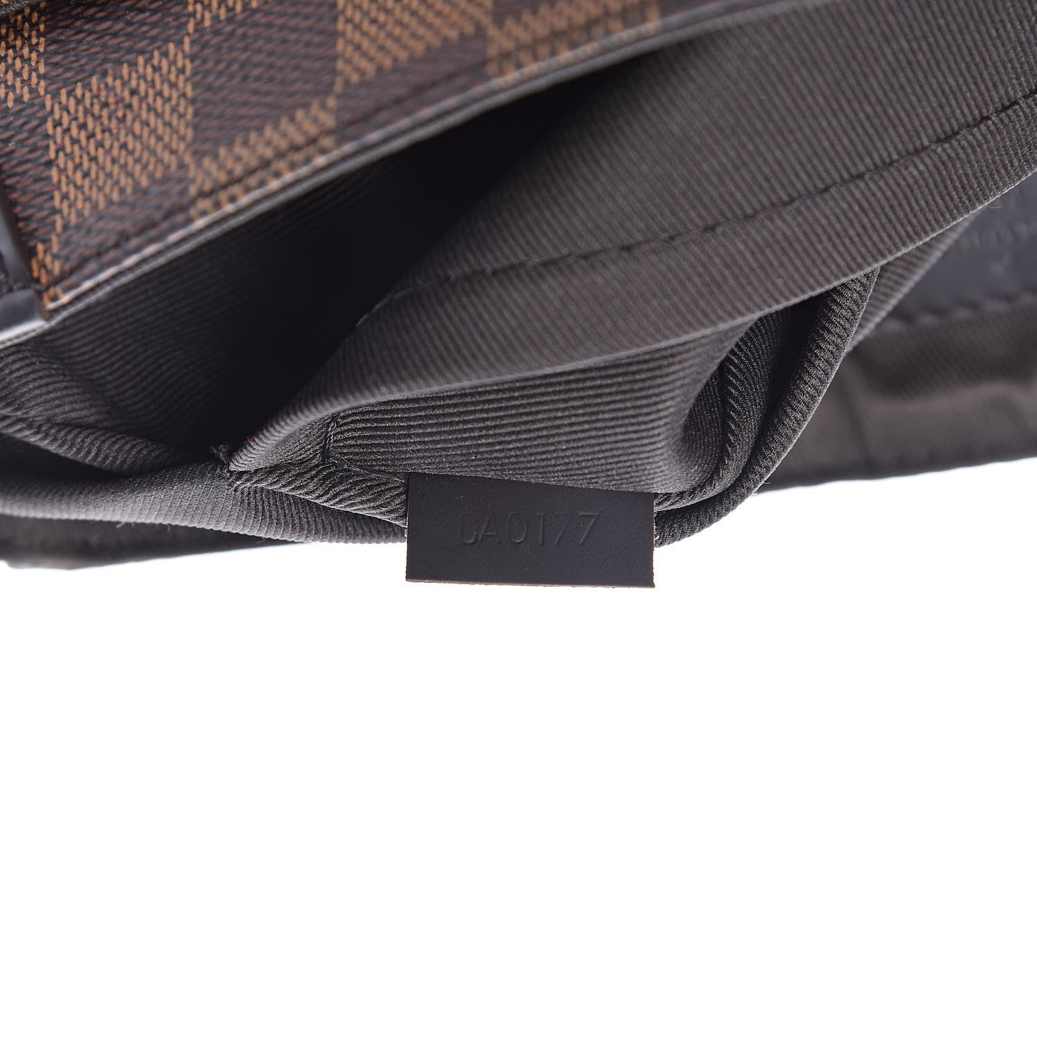 Louis Vuitton Damier Ebene District PM 7 of 11