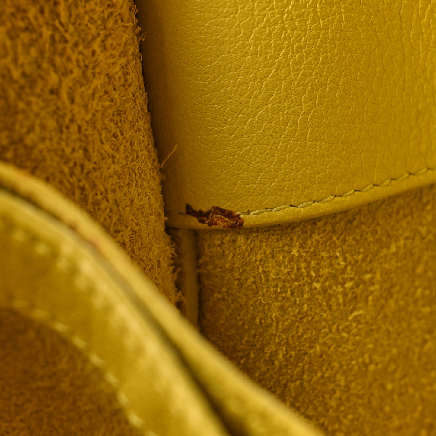 Supple Calfskin Papier A5 Zip Around Tote Jaune Soleil