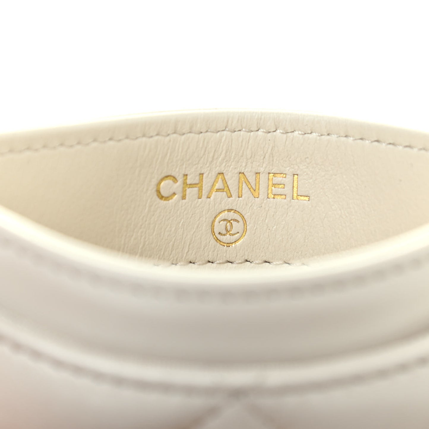 Lambskin Quilted Chanel 19 Card Holder Light Beige