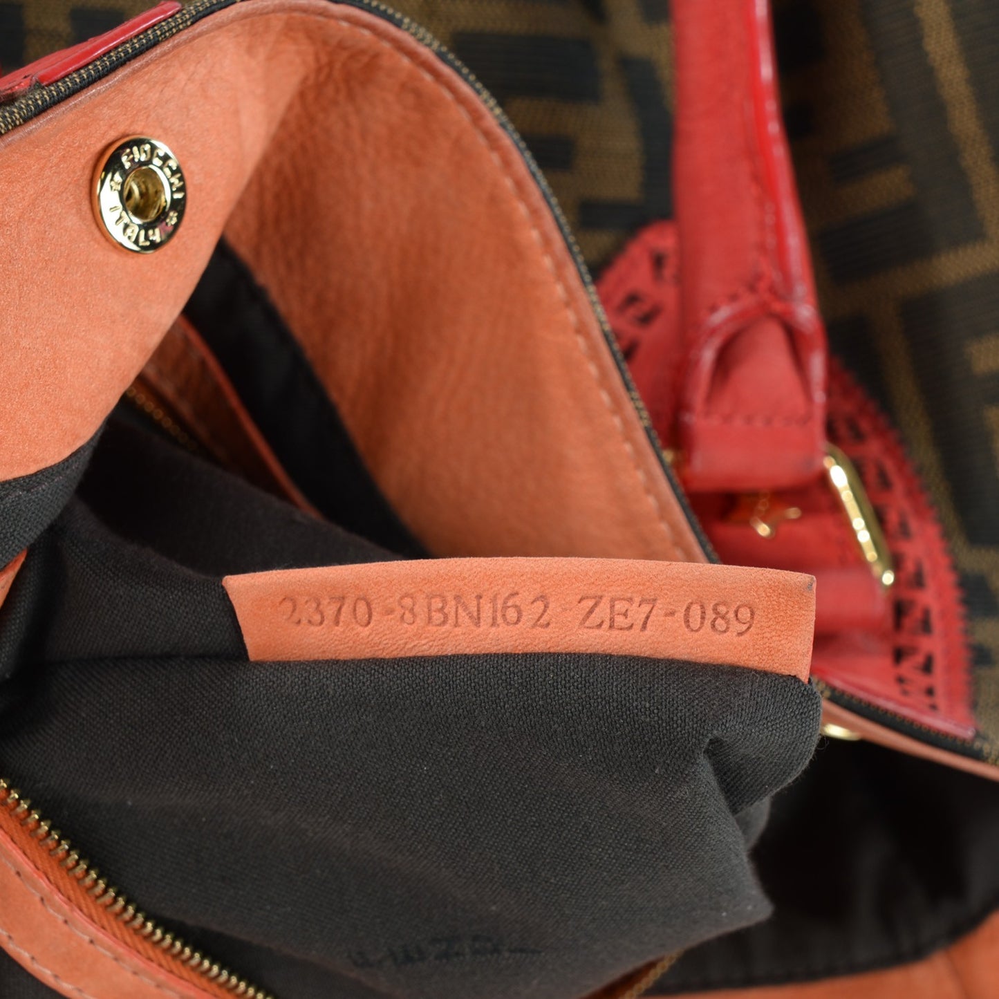 Zucca Grommet Bag De Jour Tobacco Red