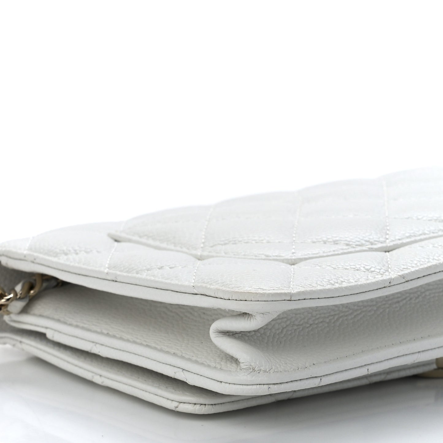 Caviar Quilted Enamel Wallet On Chain WOC White