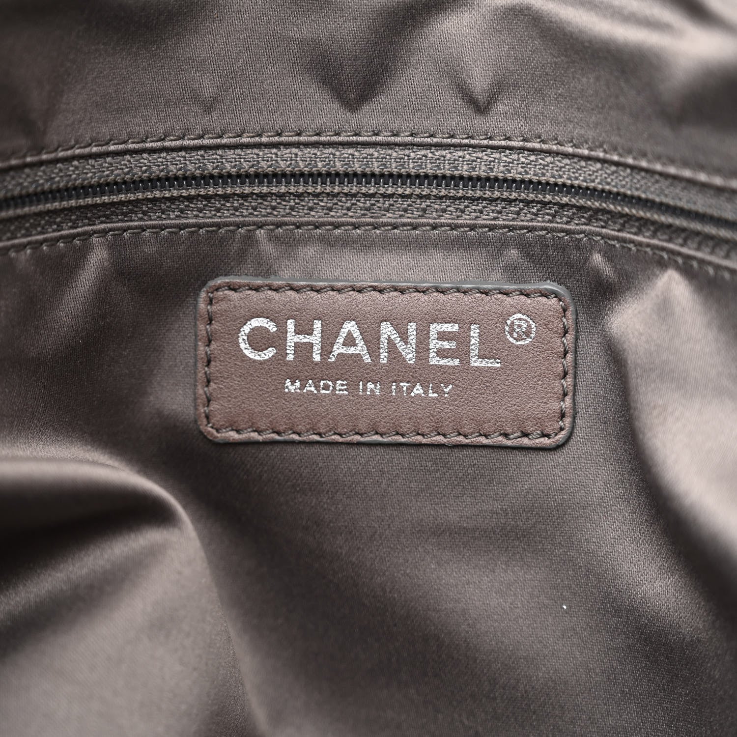 Chanel Vinyl Graphic Edge Tote Silver 6 of 11